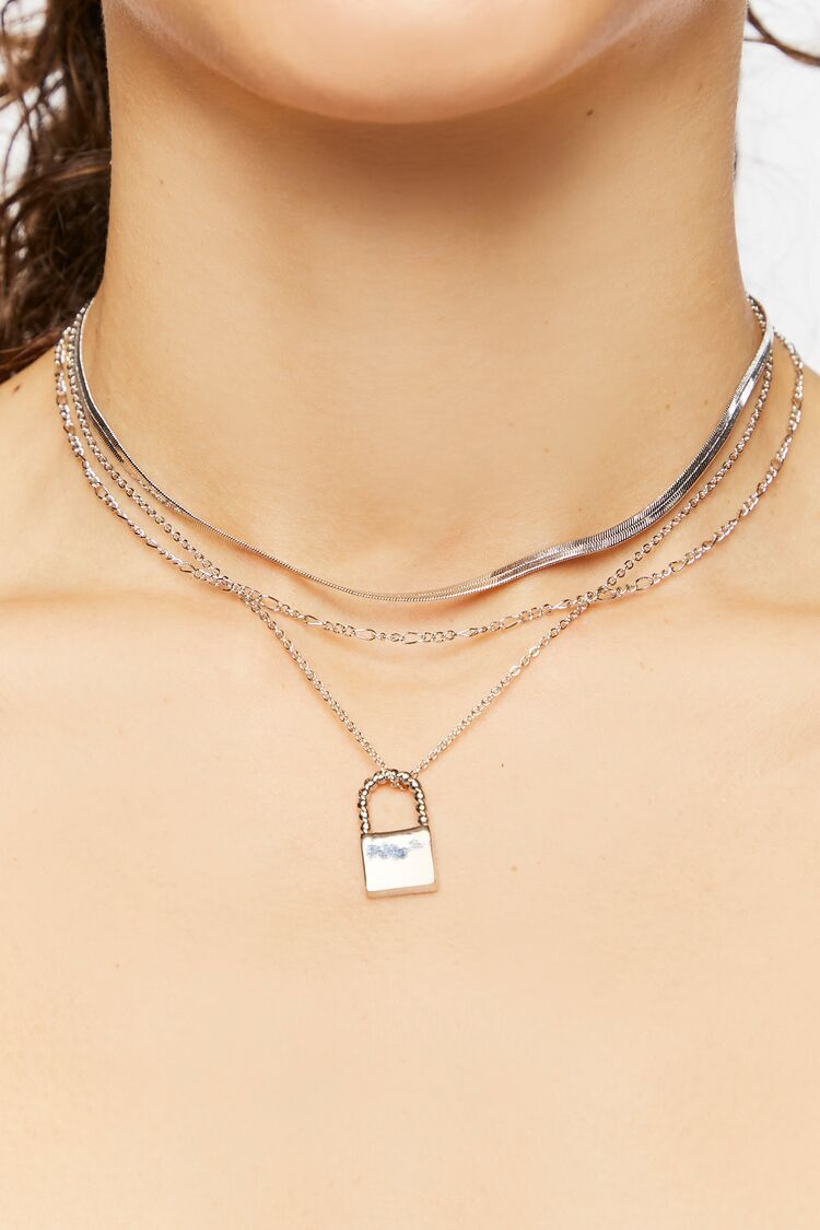 Collar Capas Candado Plateado