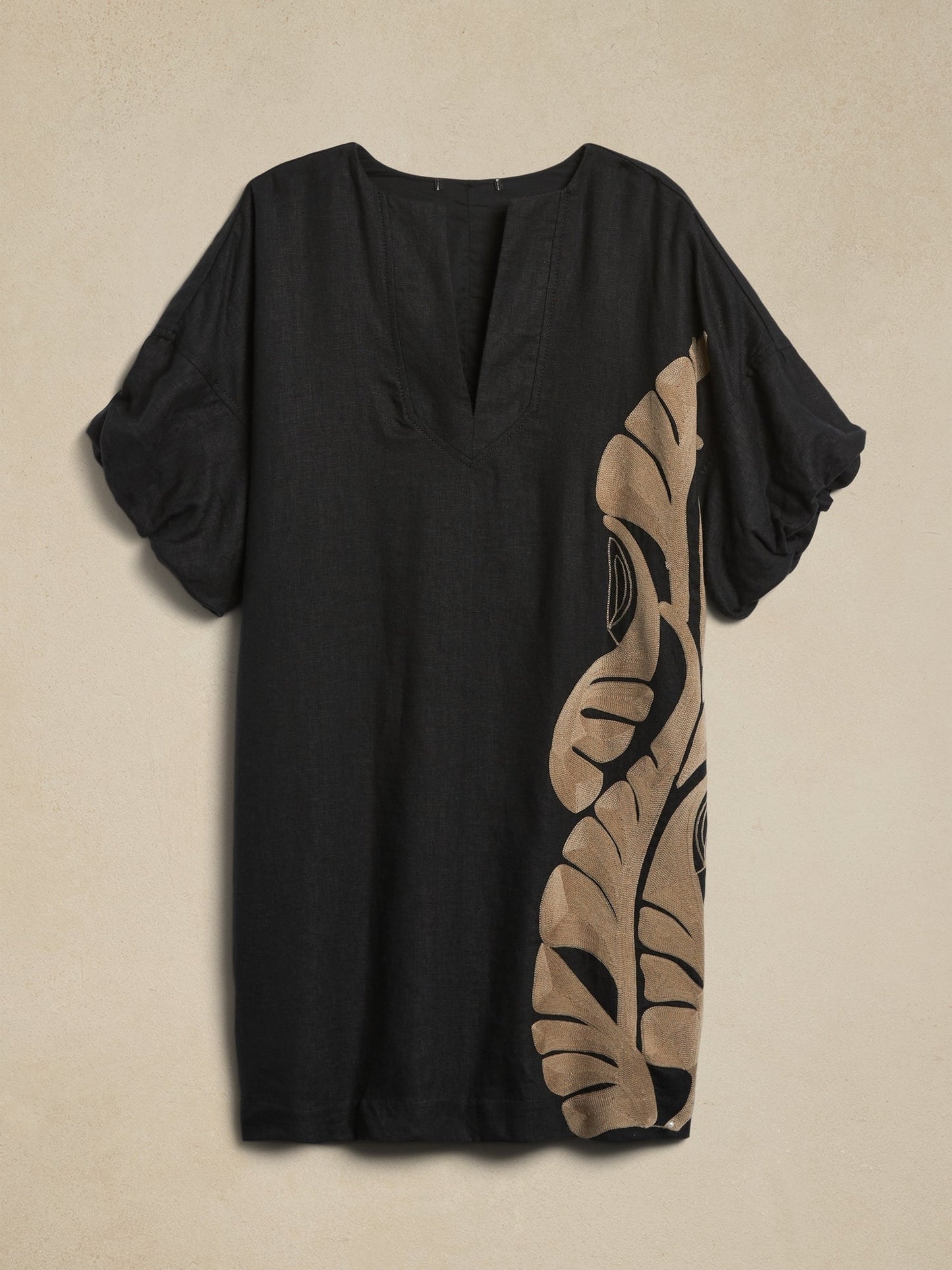 Vestido De Lino Bordado Negro
