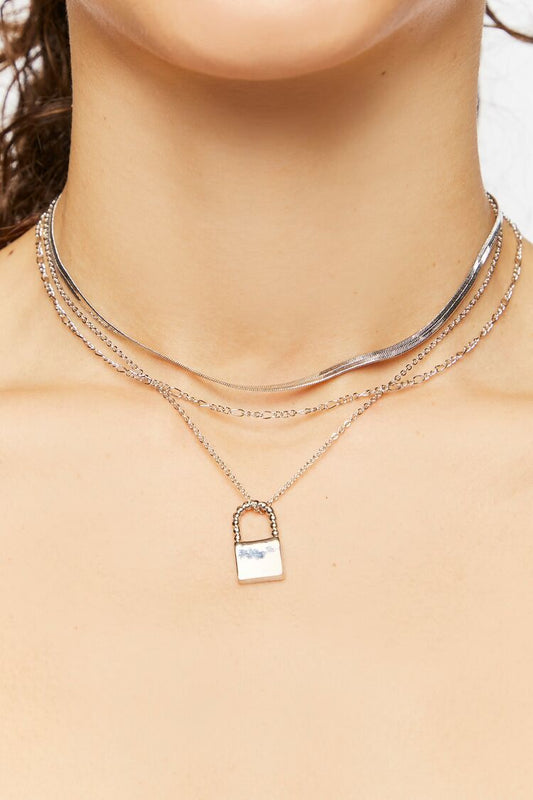 Collar Capas Candado Plateado