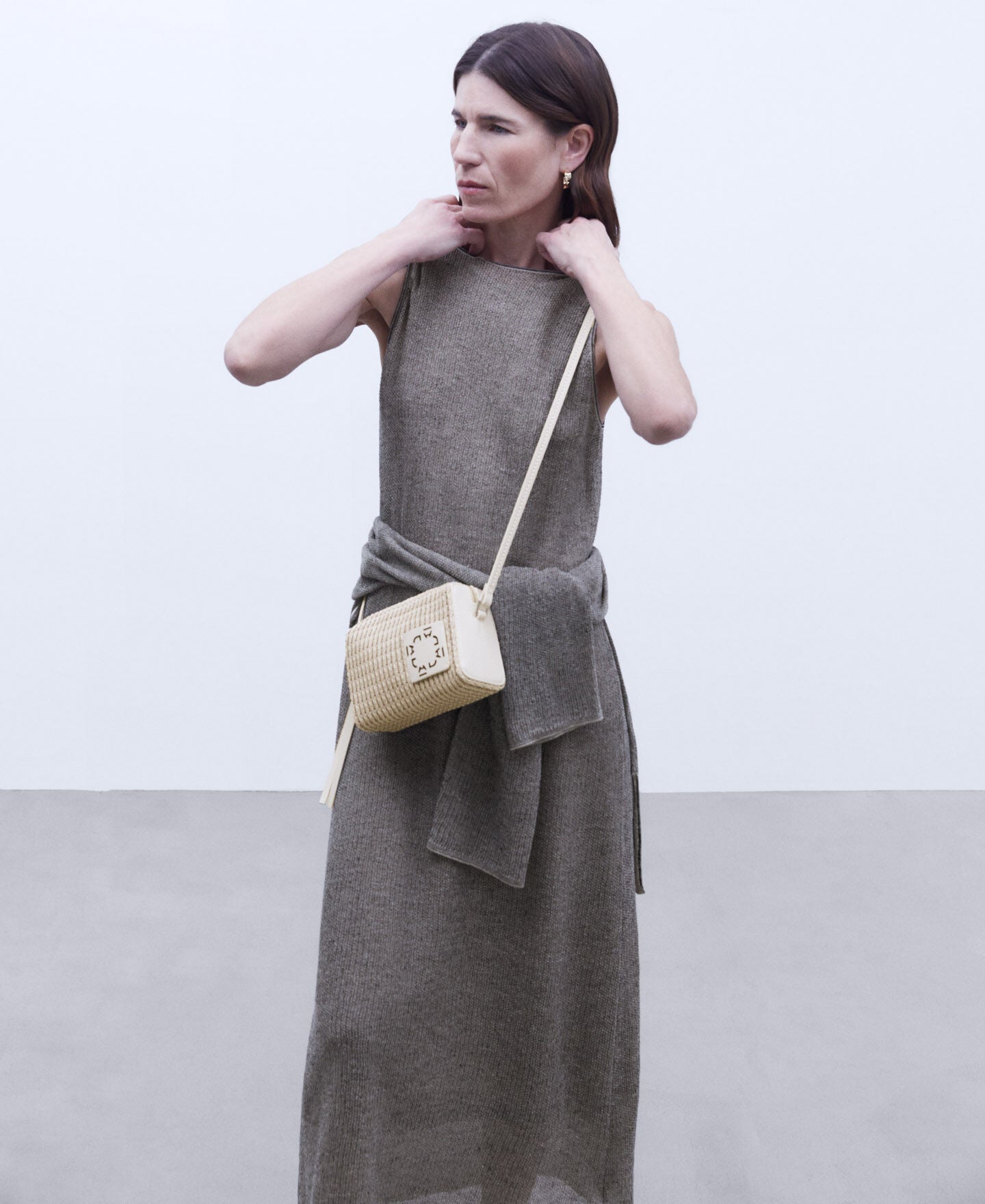 Bolso Trenzado Gris Claro