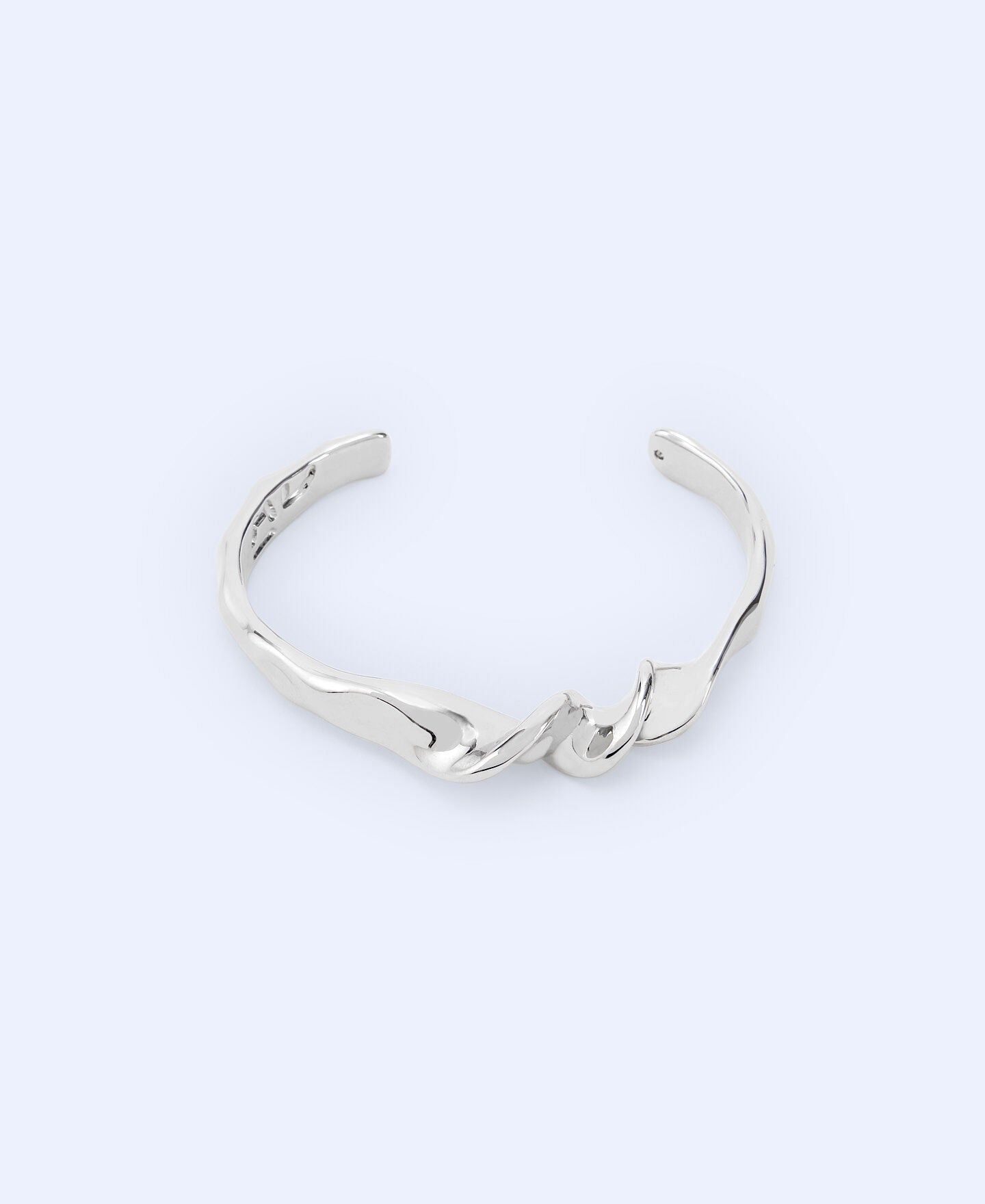 Pulsera Metálica Torsión Plateada