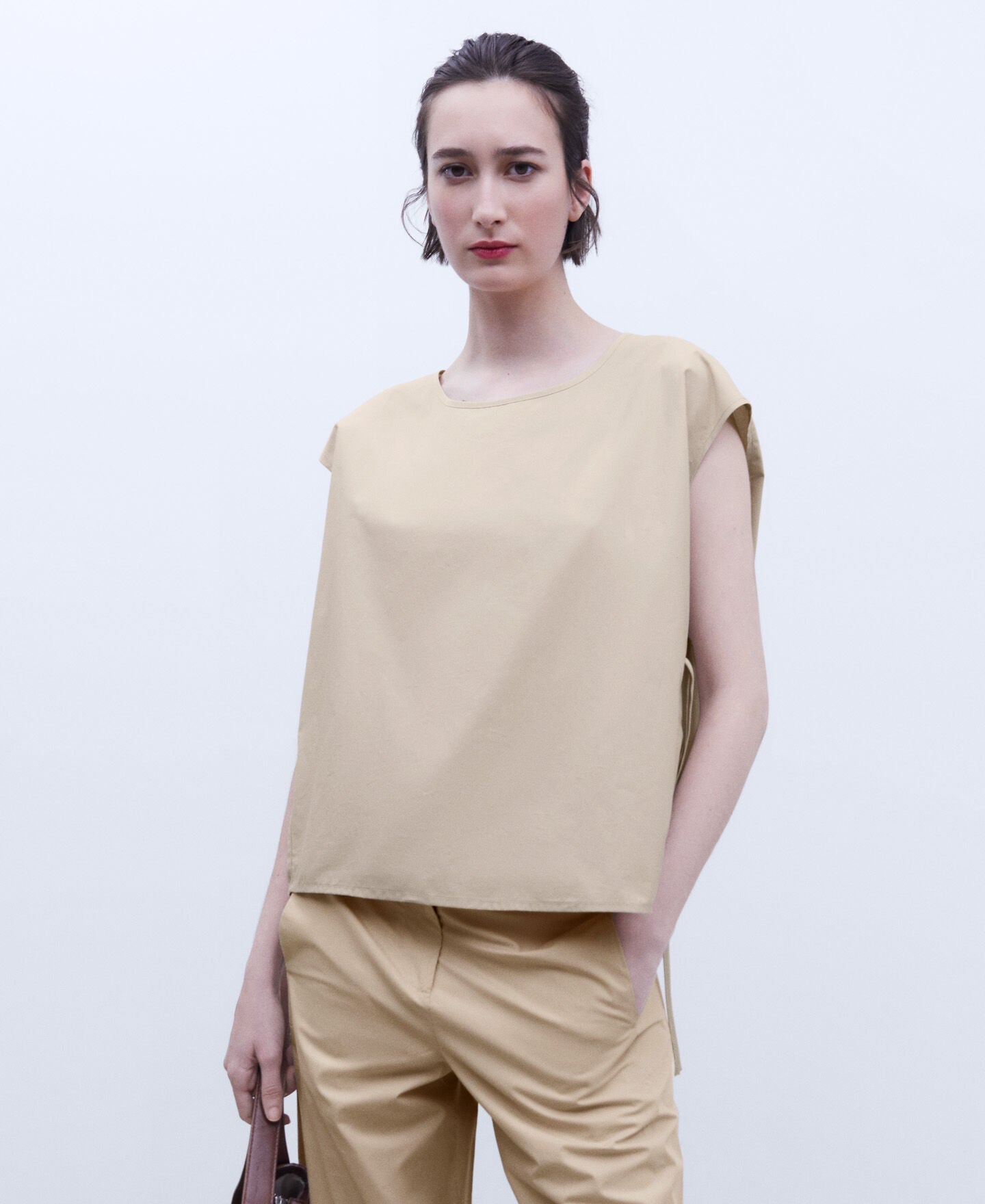 Top Detalle Aberturas Beige