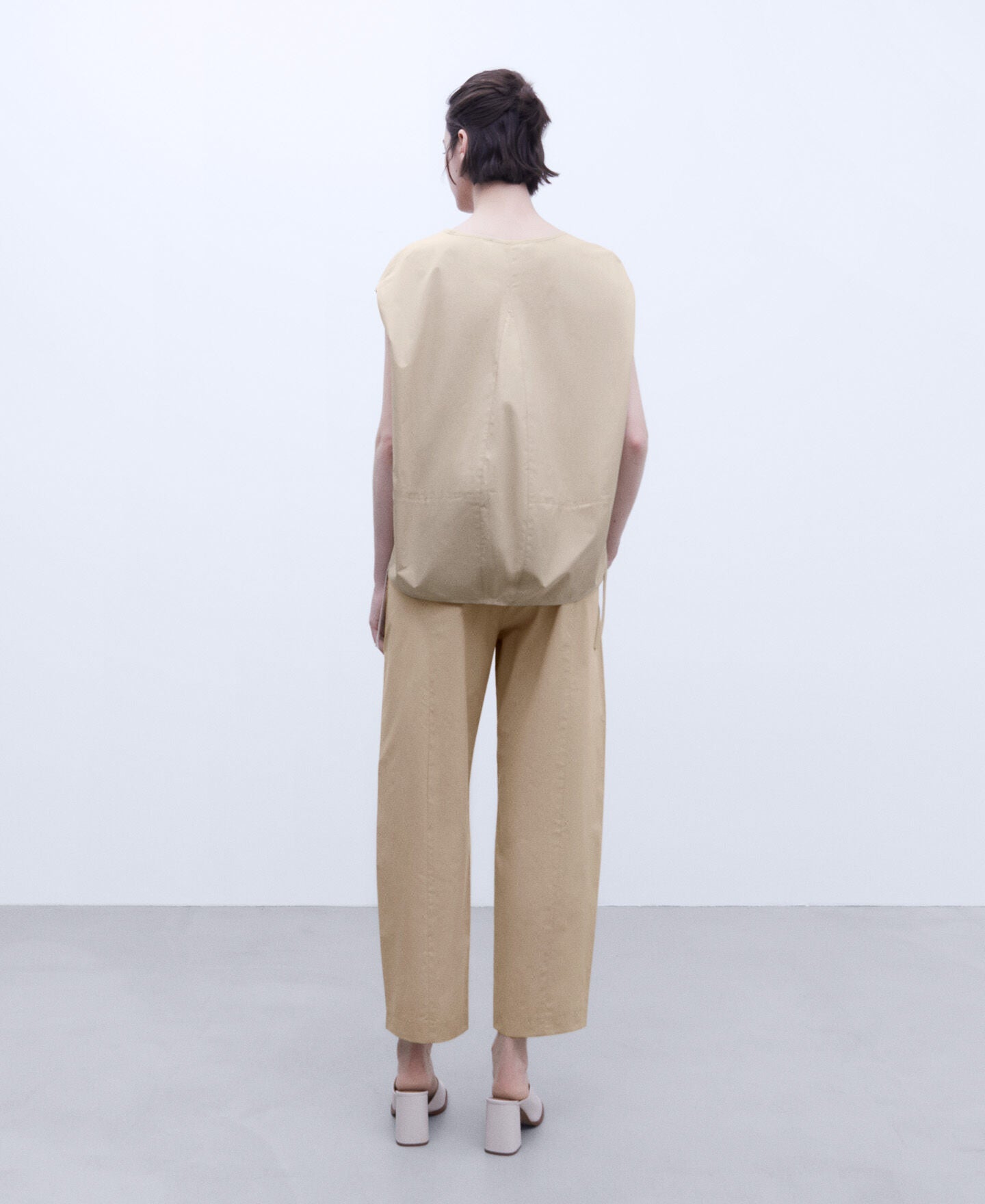 Top Detalle Aberturas Beige