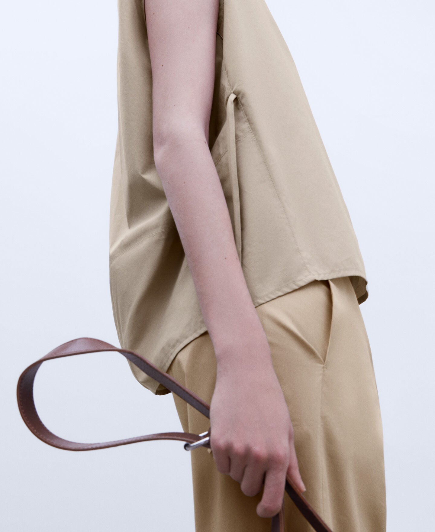 Top Detalle Aberturas Beige