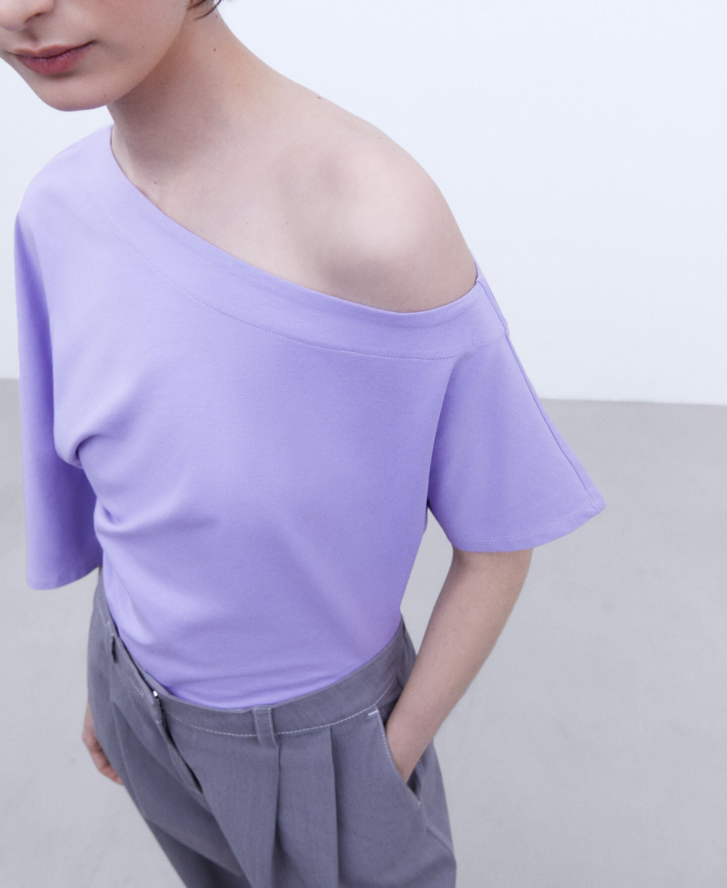 Camiseta Asimétrica Lavanda