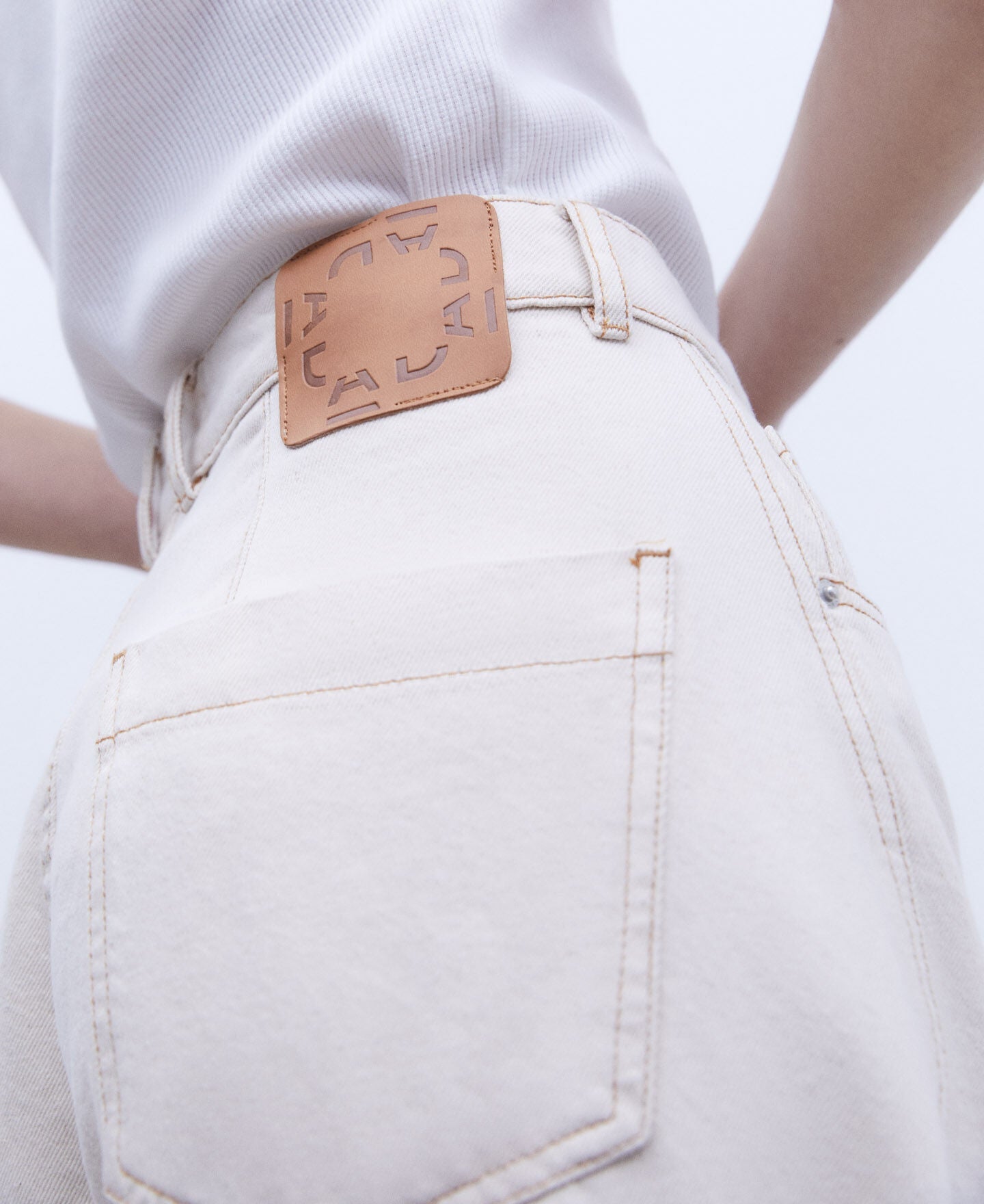 Pantalones White