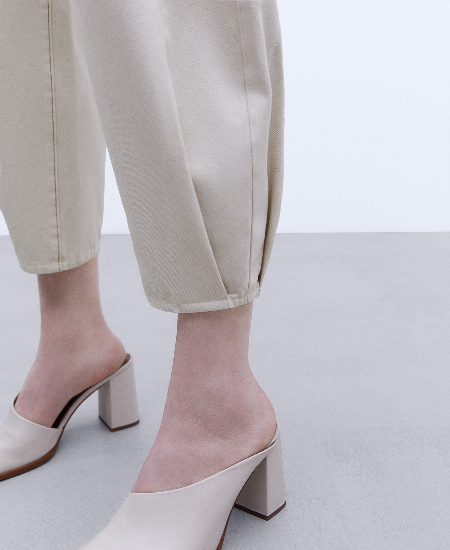 Pantalones White