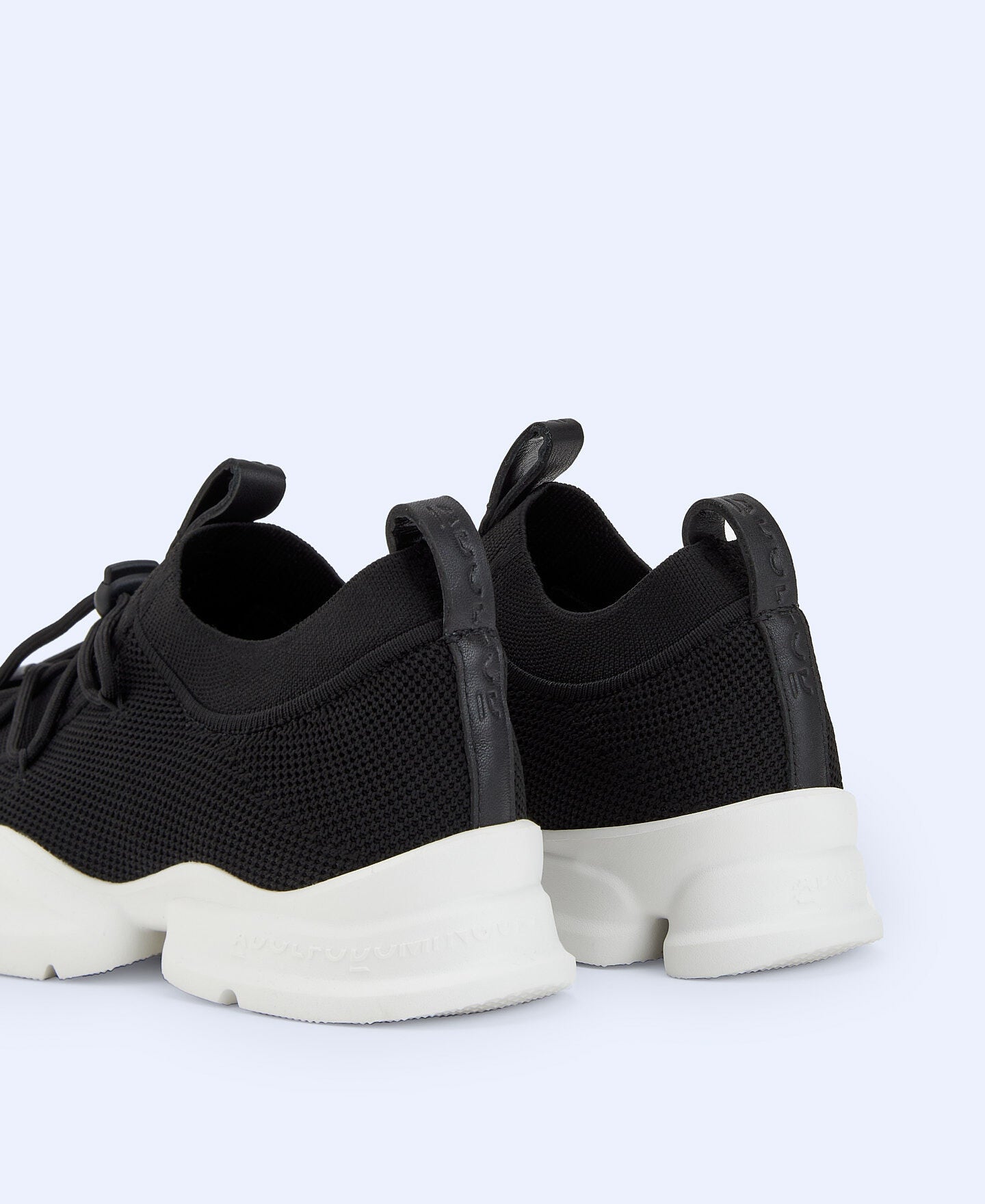 Zapatilla Deportiva Cordones Negro/Blanco