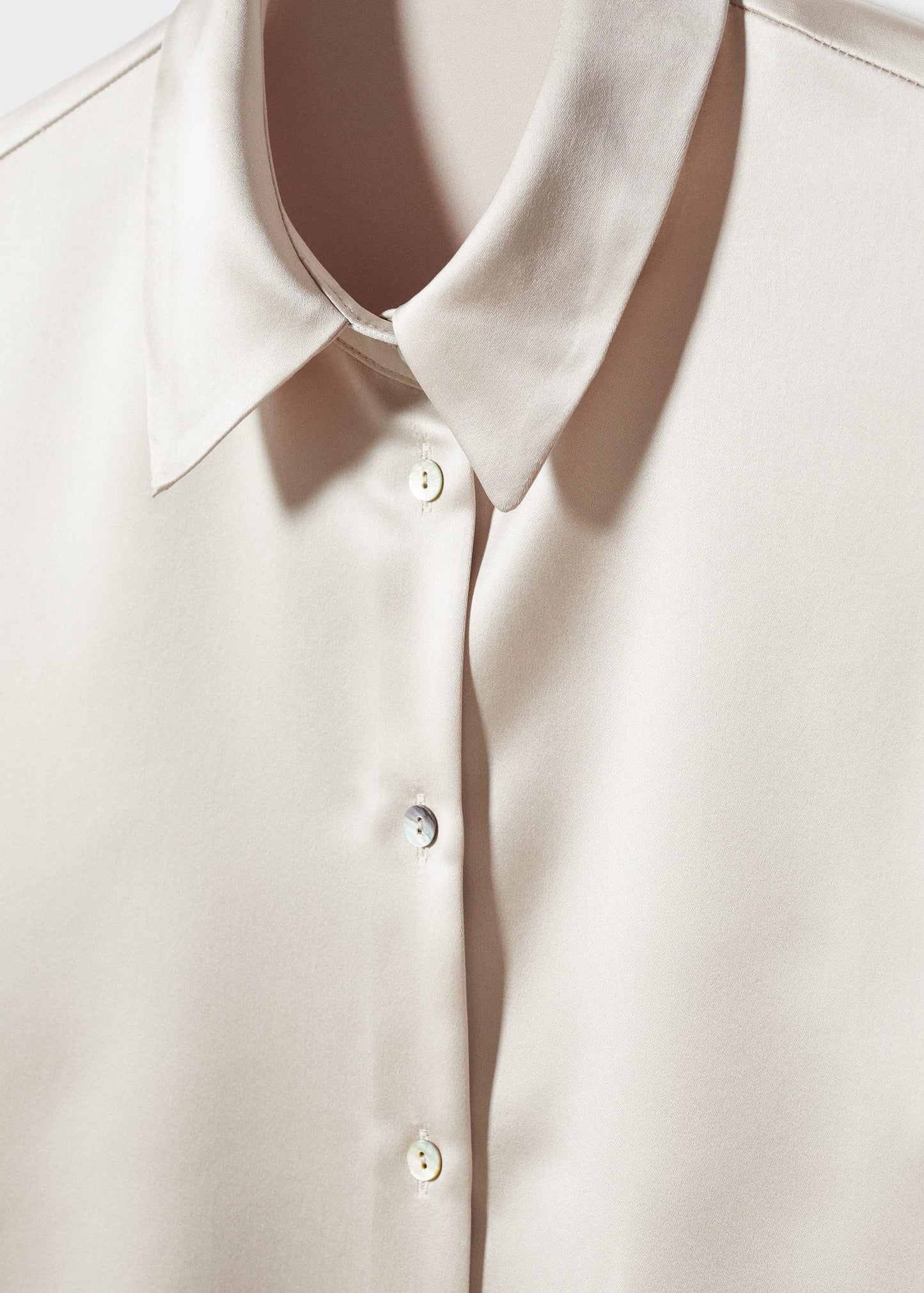 Blusa Satinada Botones