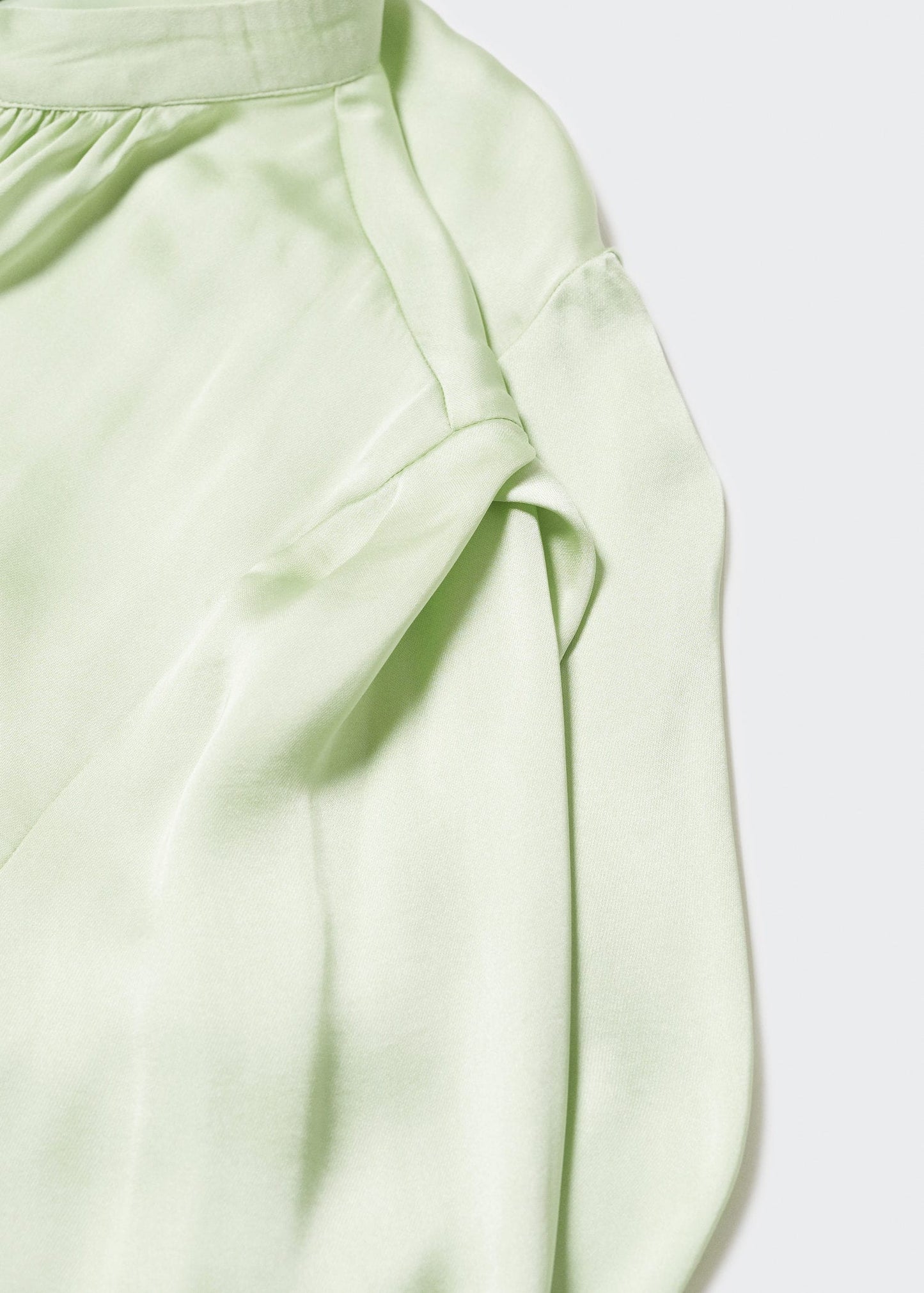 Blusa Satinada Verde