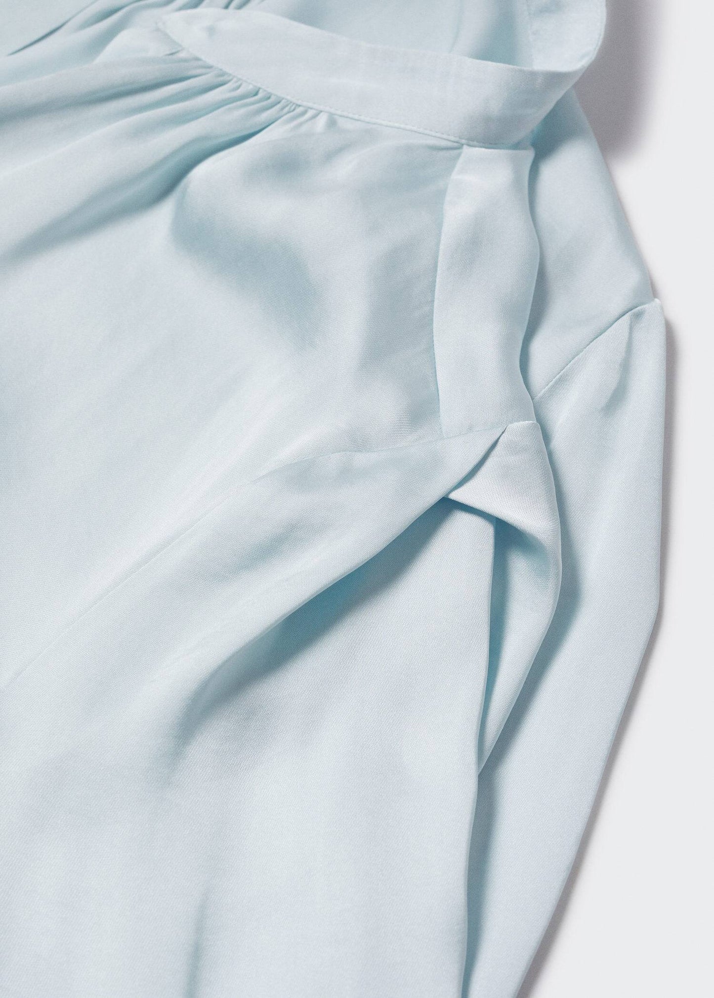 Blusa Satinada Celeste