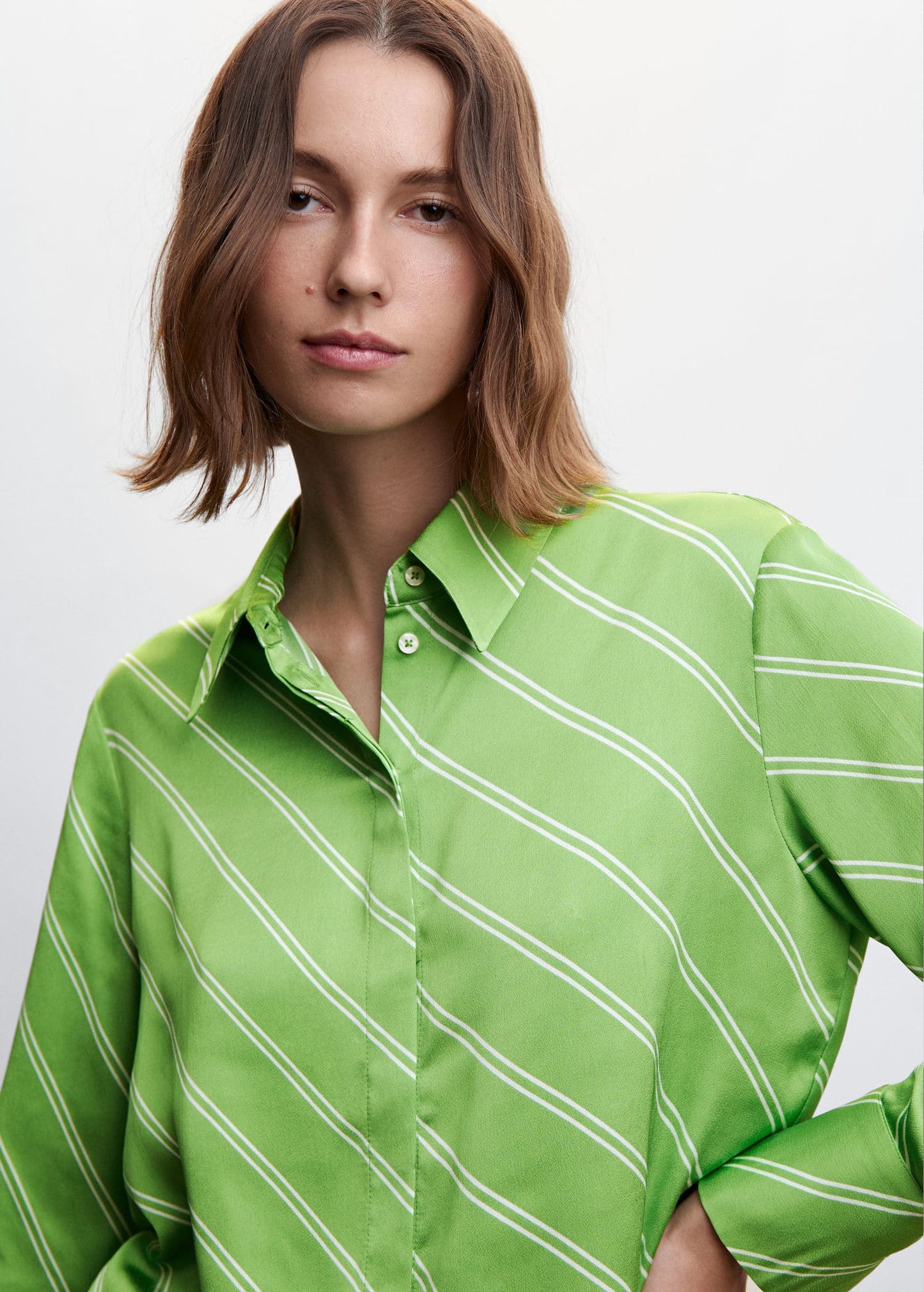 Blusa Fluida Satinada Verde