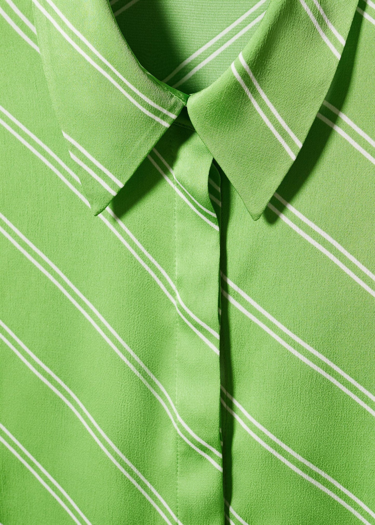 Blusa Fluida Satinada Verde
