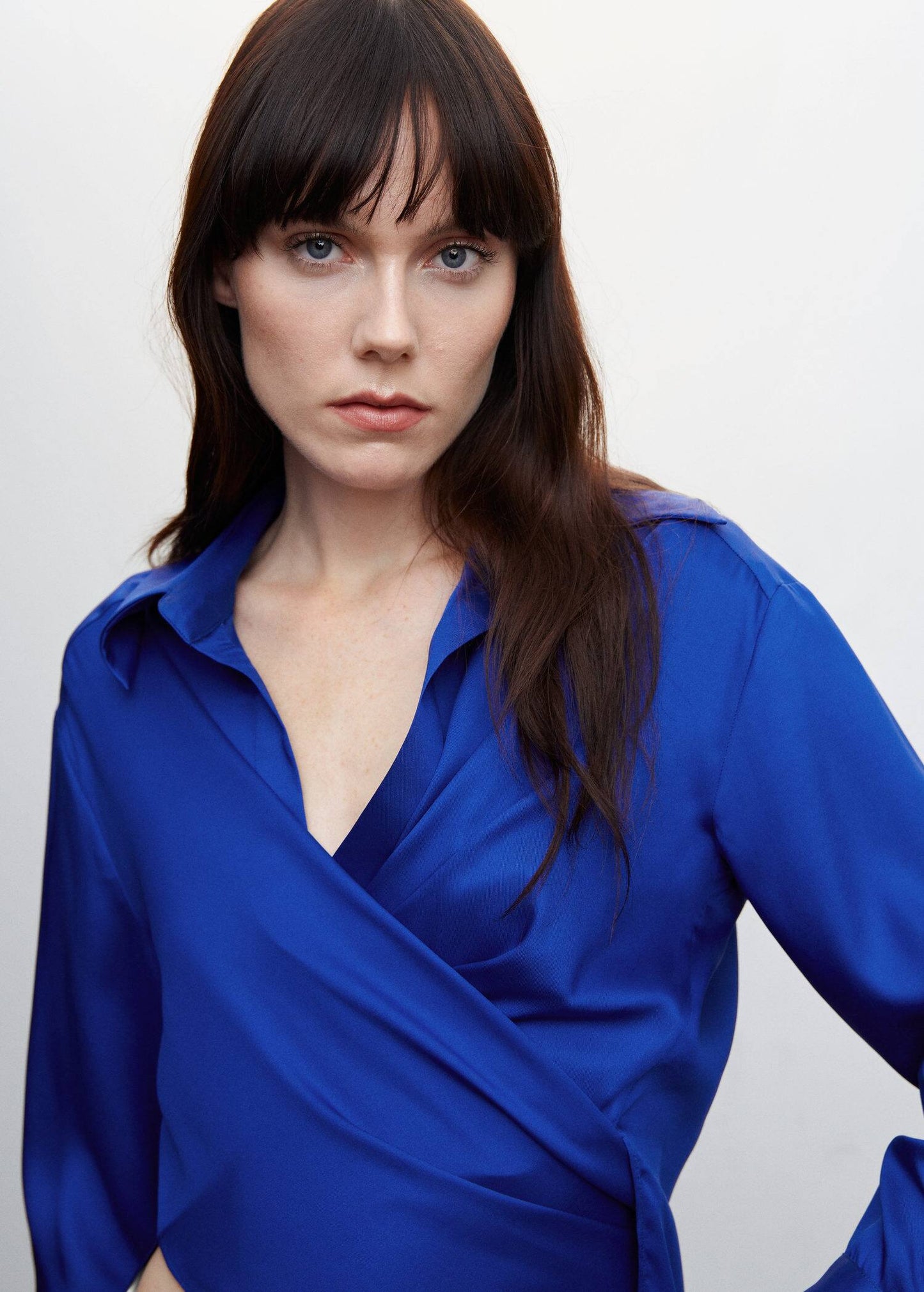 Blusa Cruzada Satinada Azul