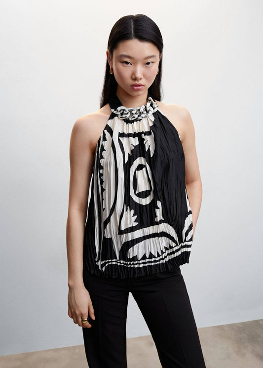 Blusa Plisada Detalle Cadena Negro