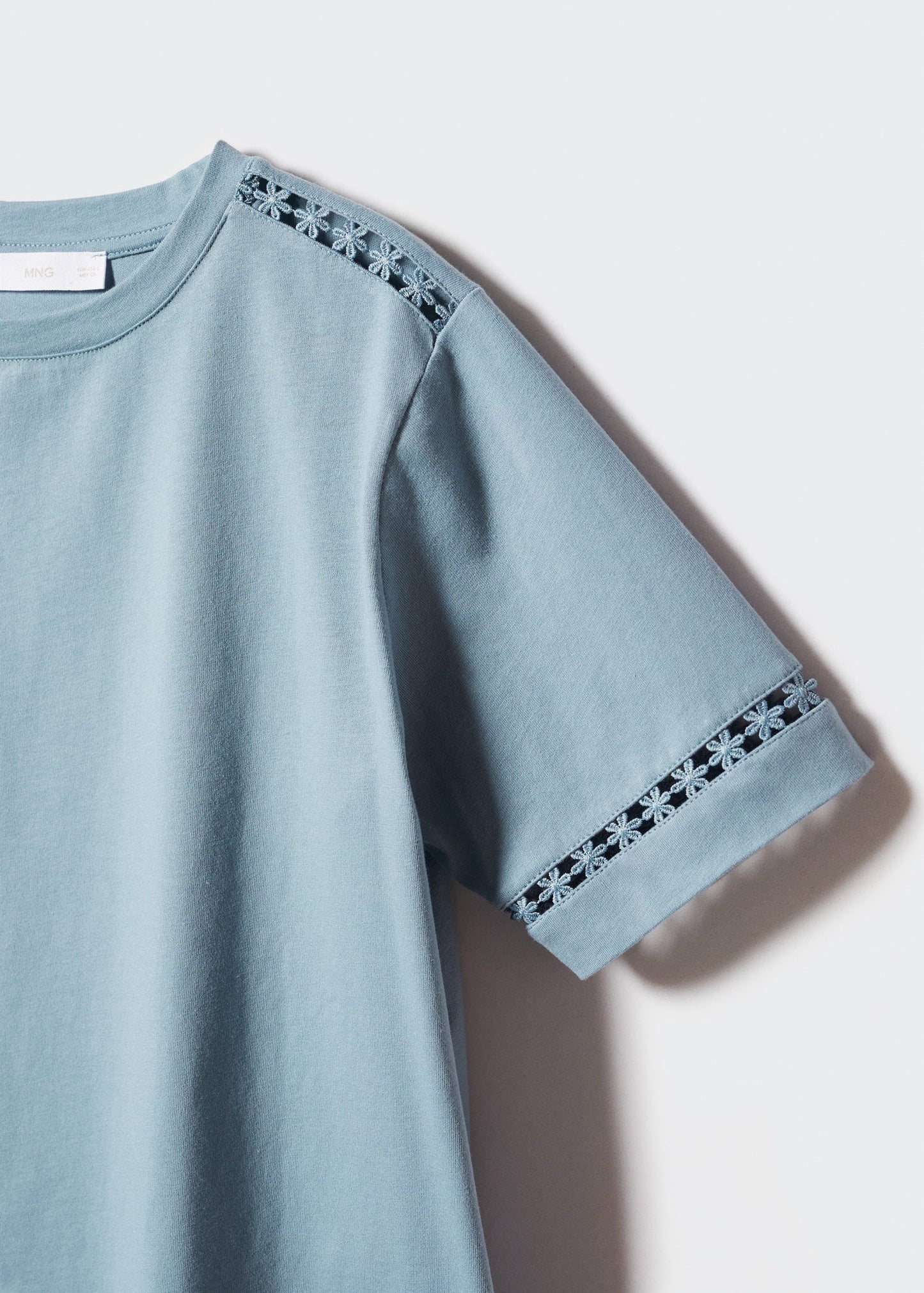 Camiseta Detalle Bordado Azul
