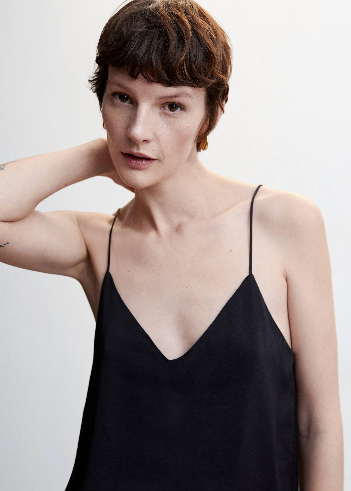 Top Tirantes Satinado Negro