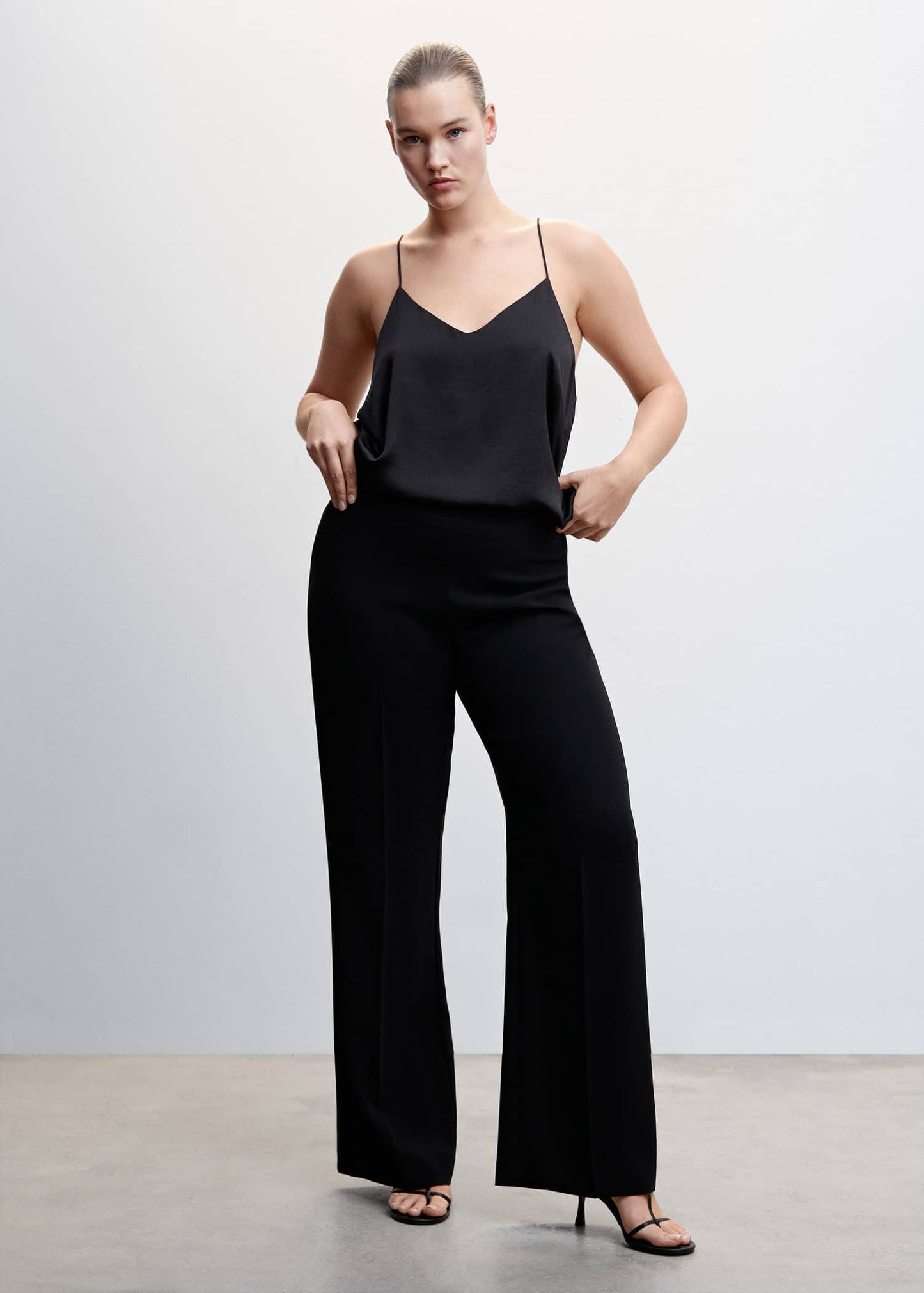 Top Tirantes Satinado Negro