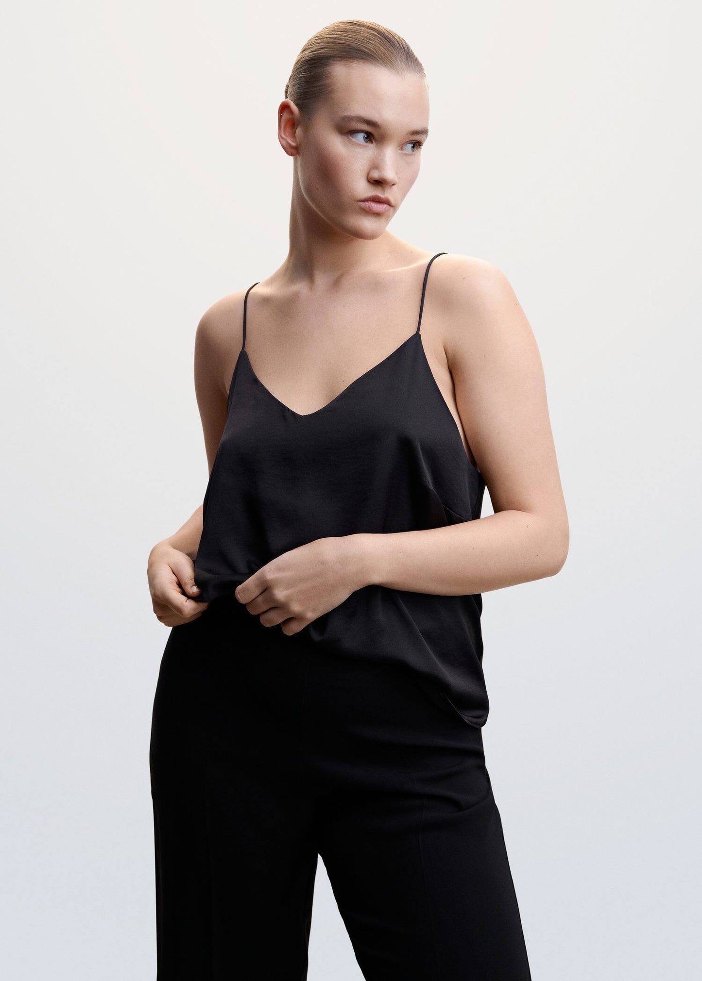 Top Tirantes Satinado Negro