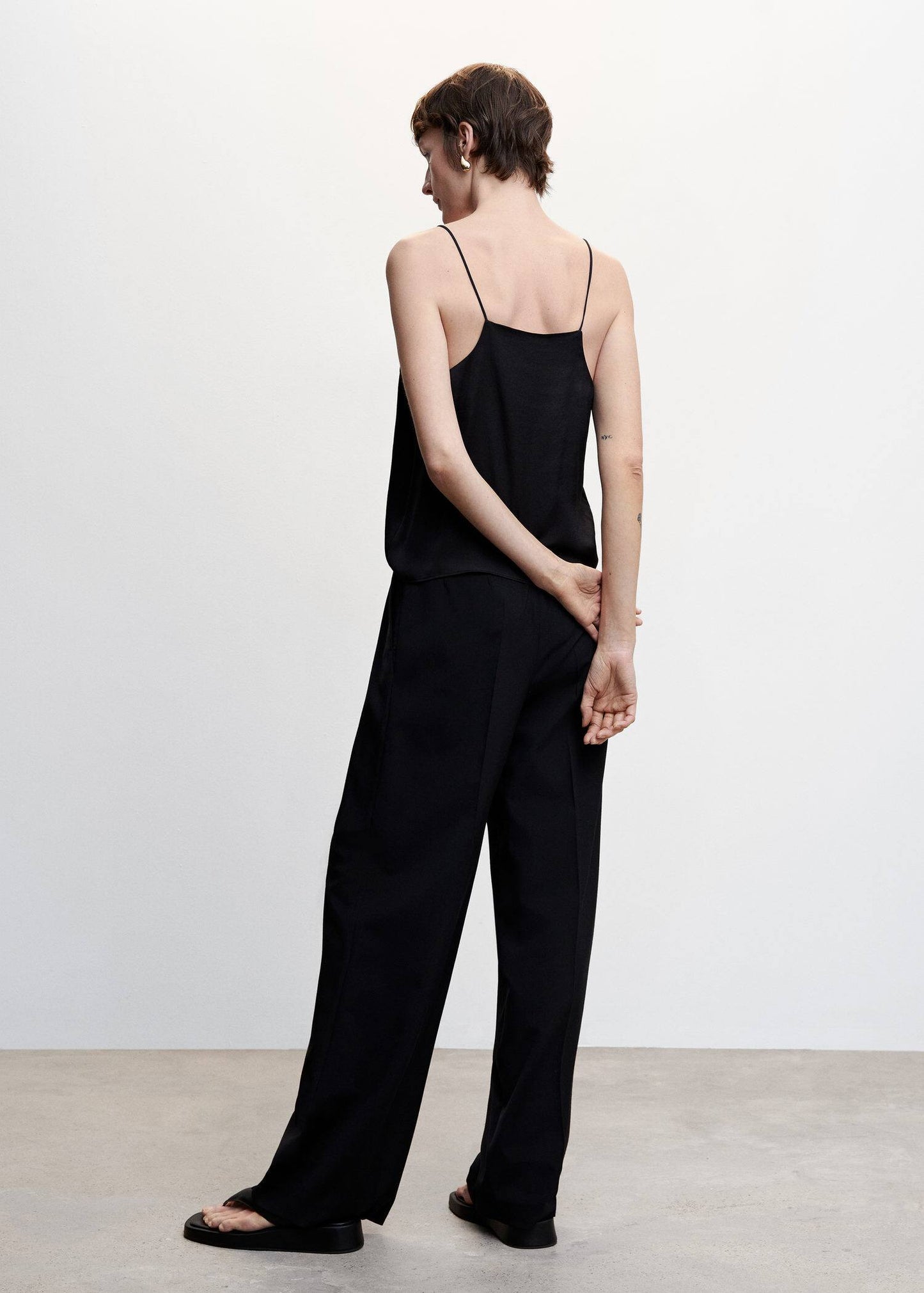 Top Tirantes Satinado Negro
