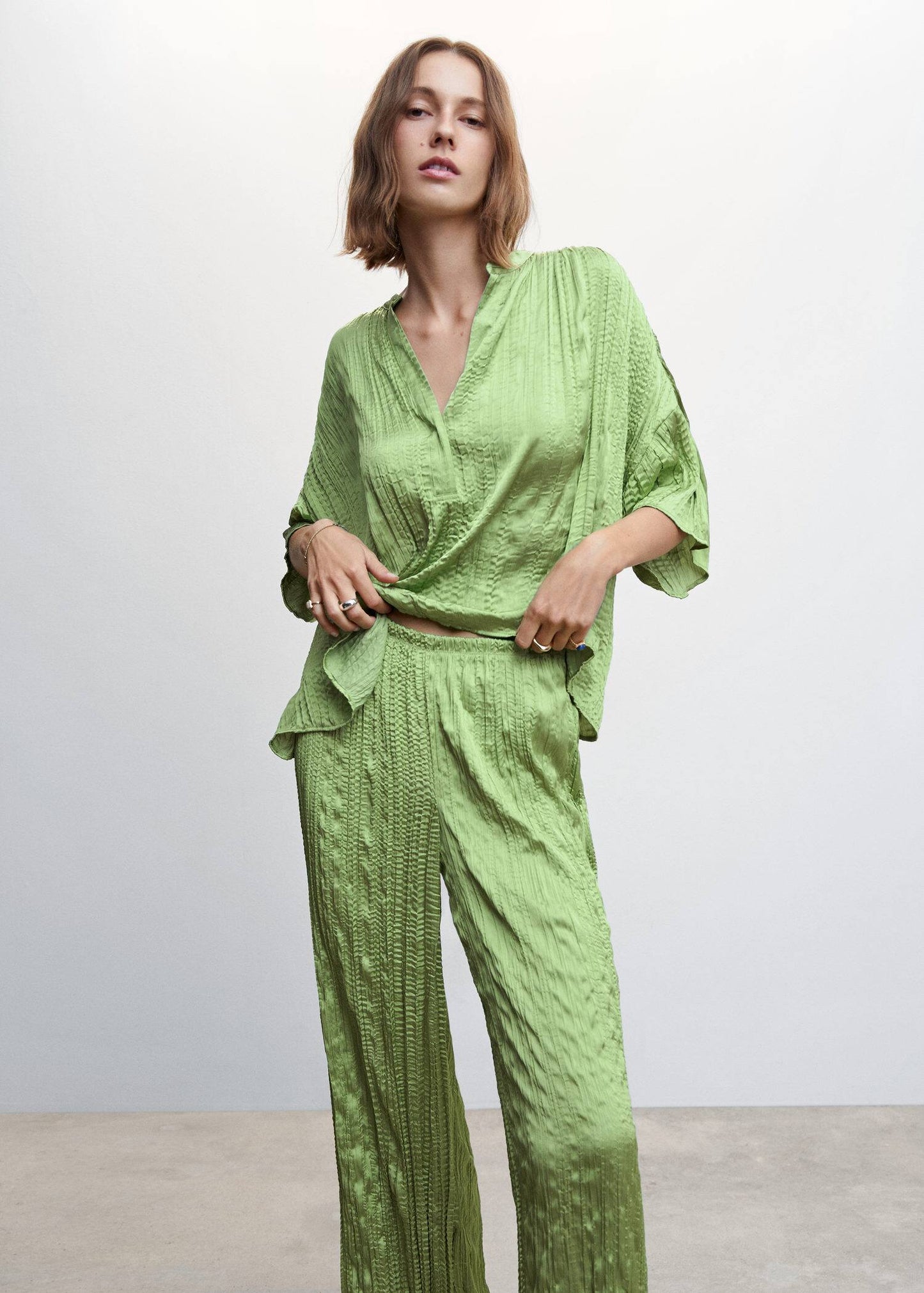 Pantalón Plisado Satinado Verde