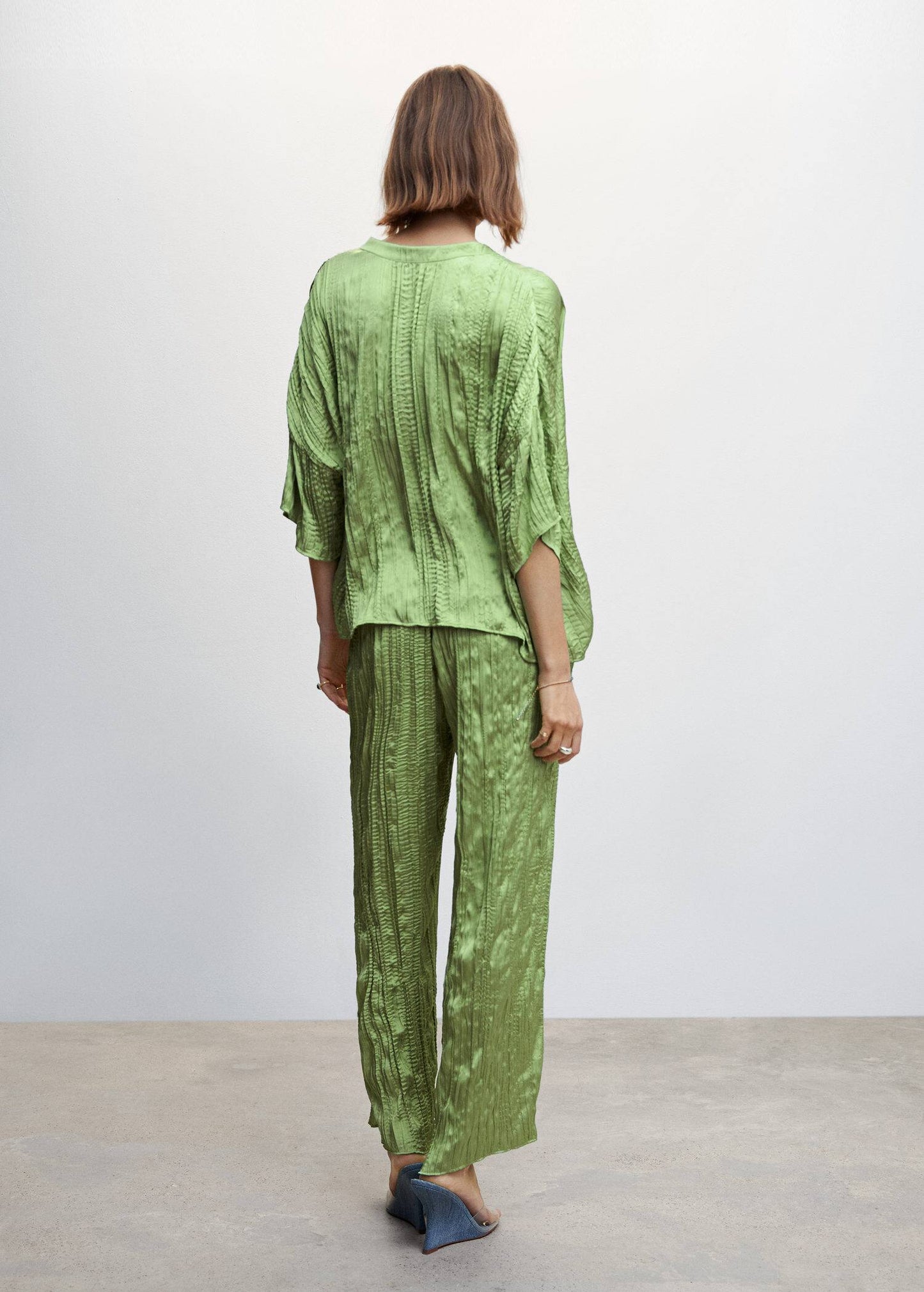 Pantalón Plisado Satinado Verde