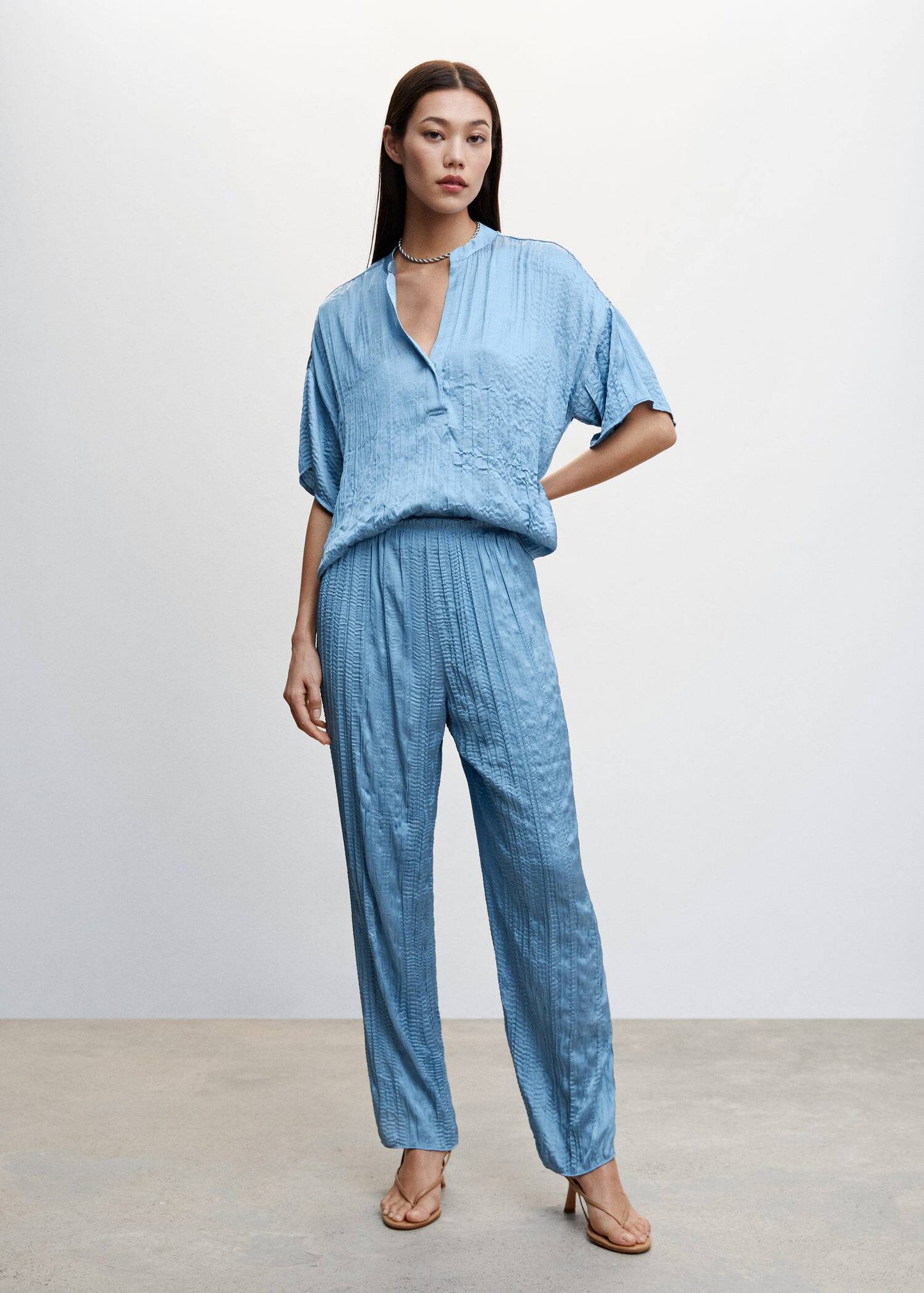 Pantalón Plisado Satinado Azul