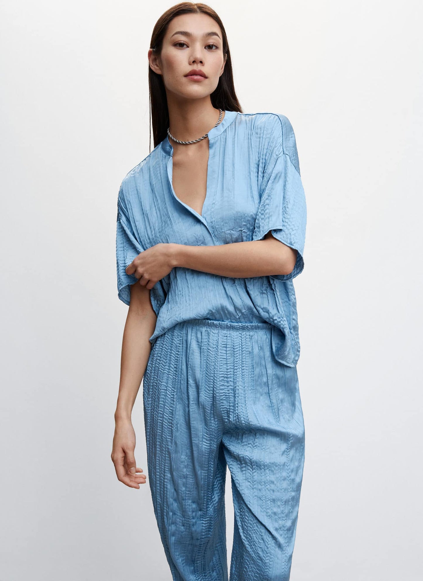 Pantalón Plisado Satinado Azul
