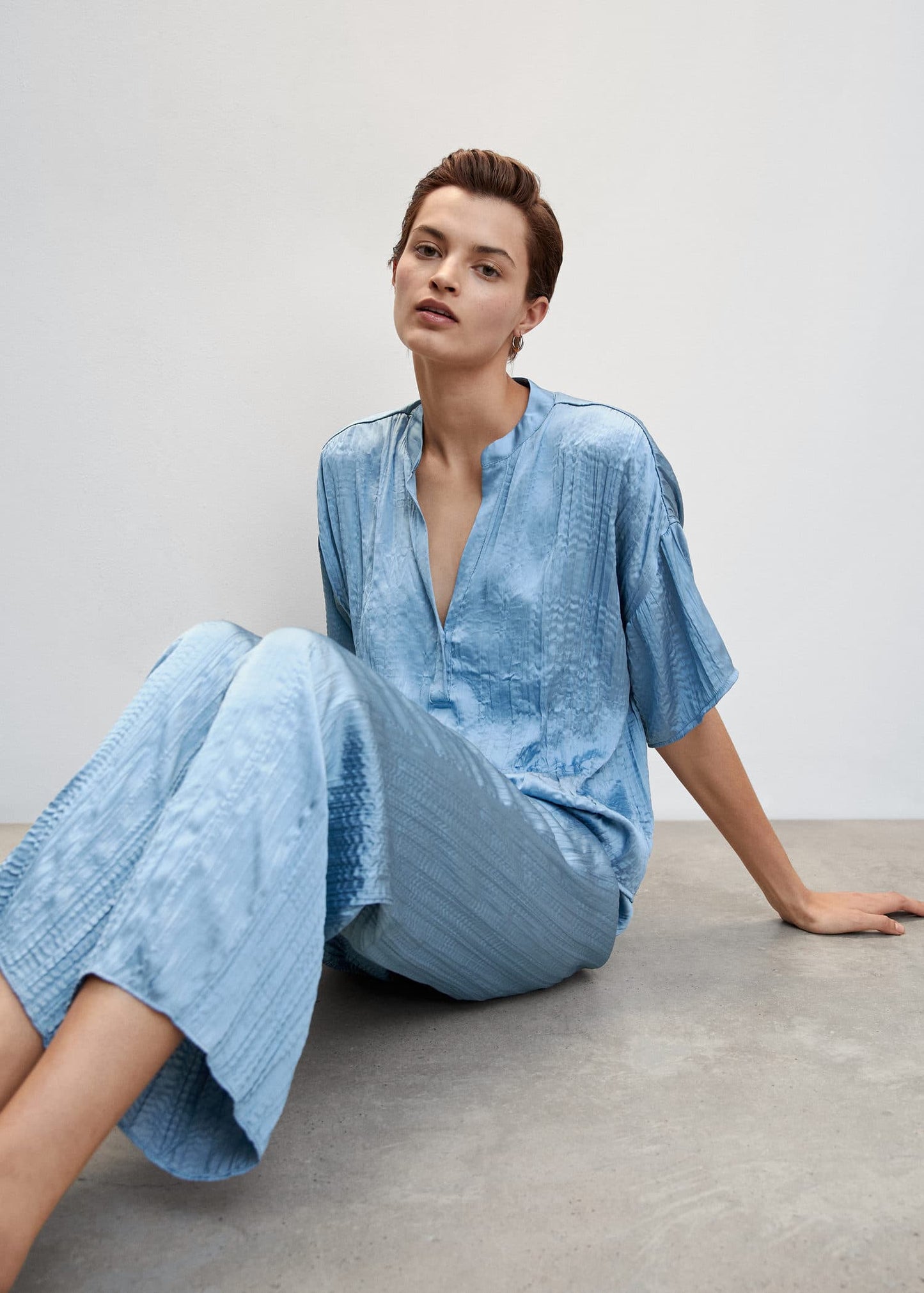 Pantalón Plisado Satinado Azul