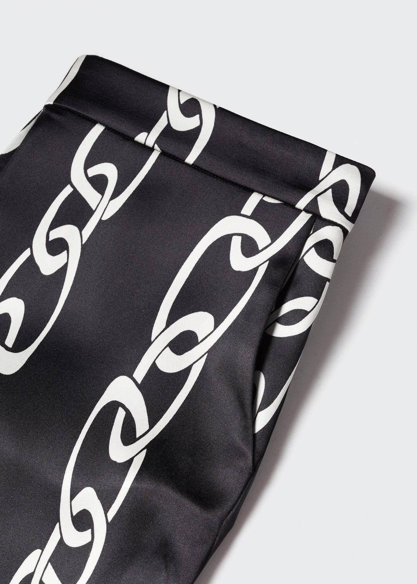 Pantalón Estampado Cadenas Negro