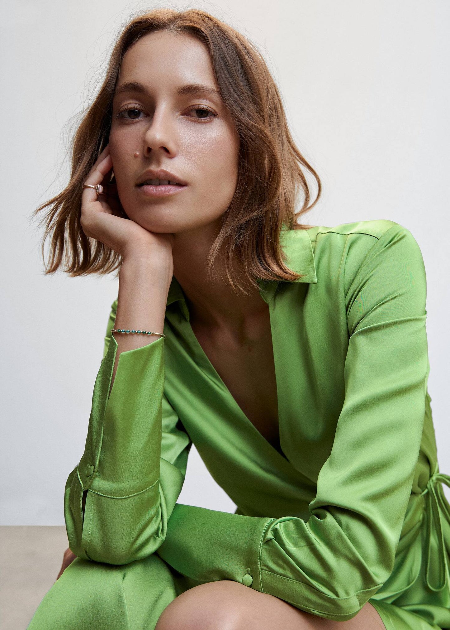 Vestido Satinado Drapeado Verde