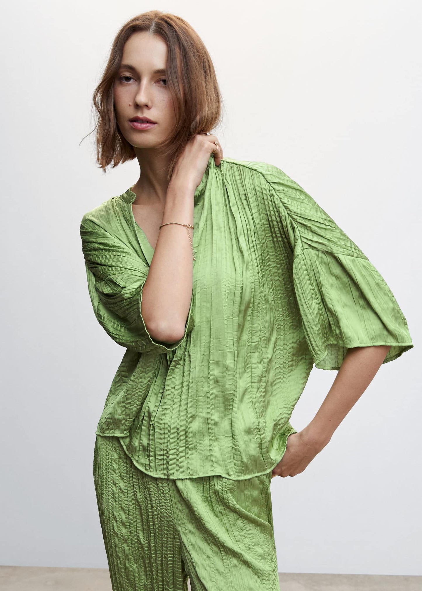 Blusa Plisada Satinada Verde