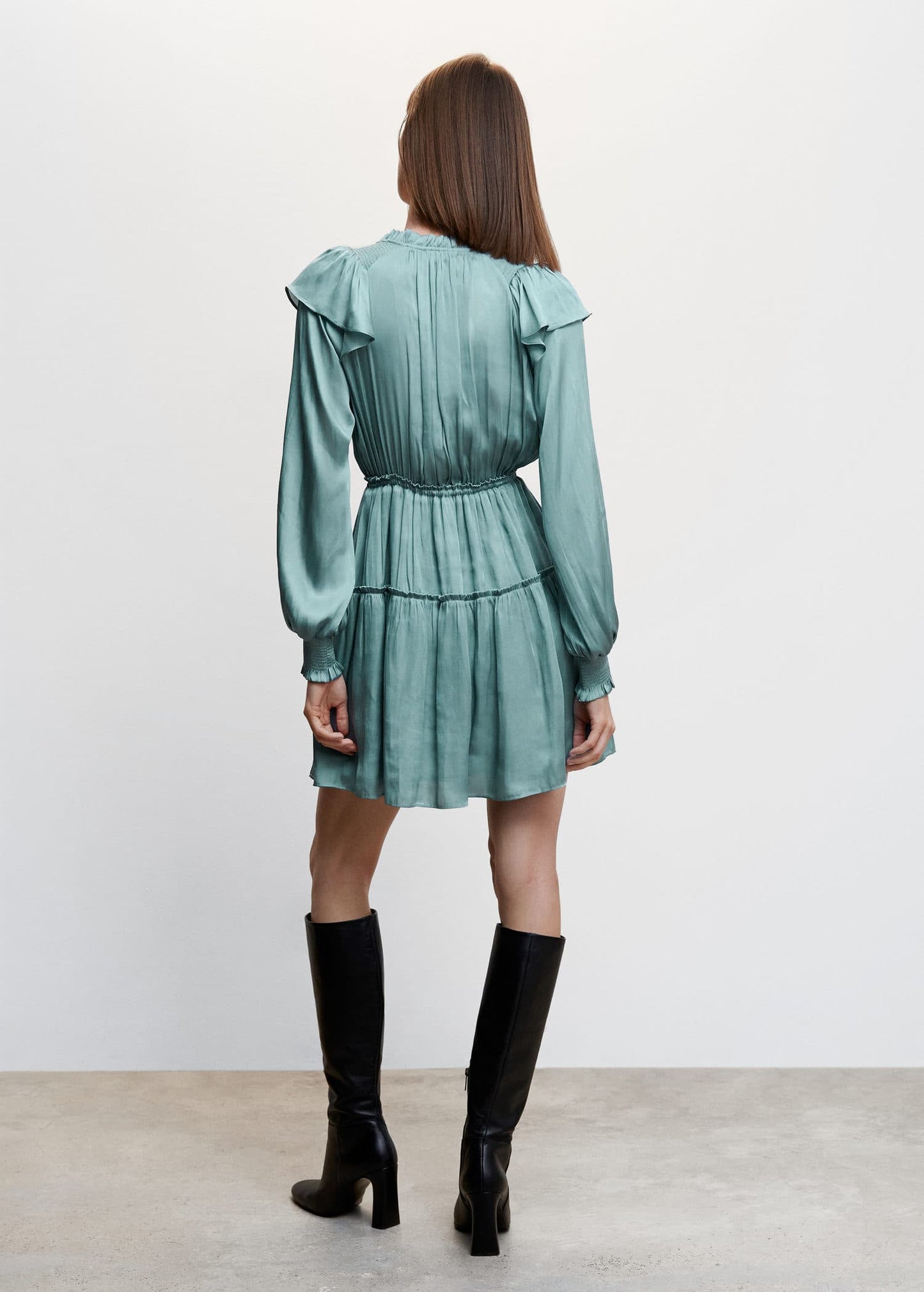 Vestido Satinado Volantes