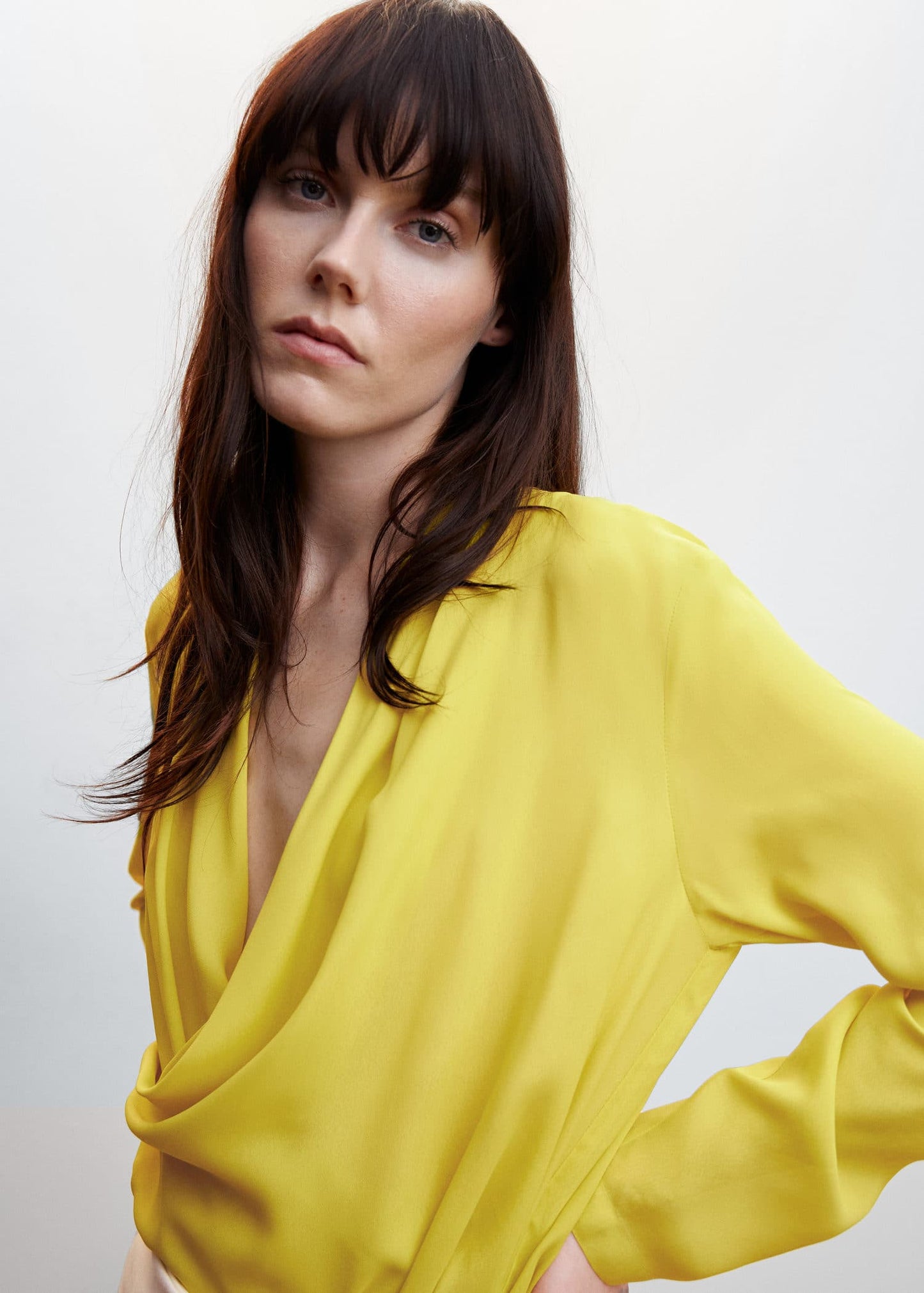 Blusa Escote Cruzado Drapeado Amarillo