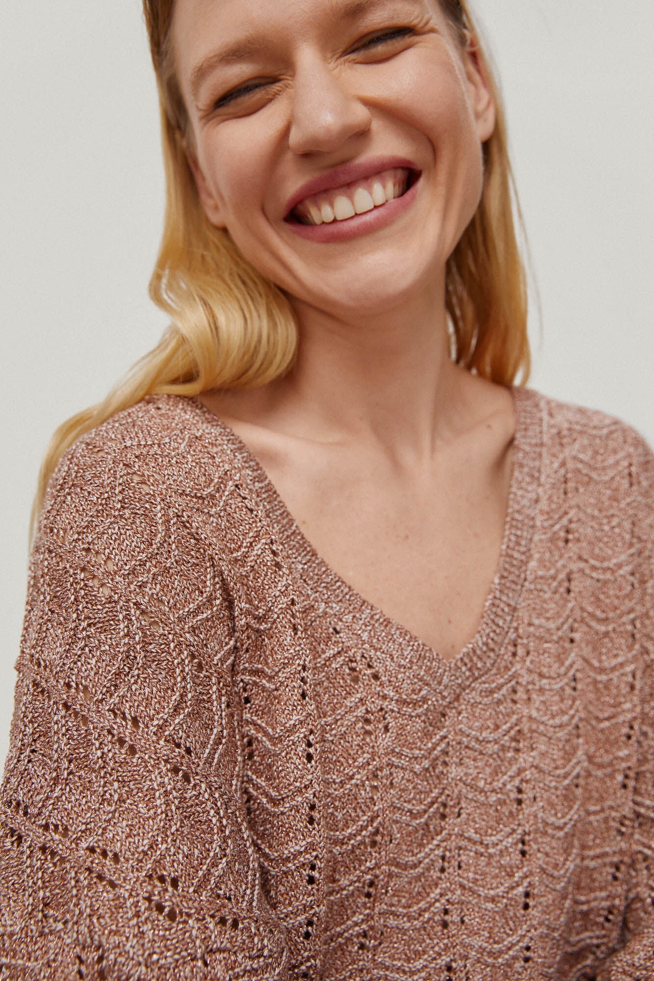 Sudadera Escote Pico Rosa