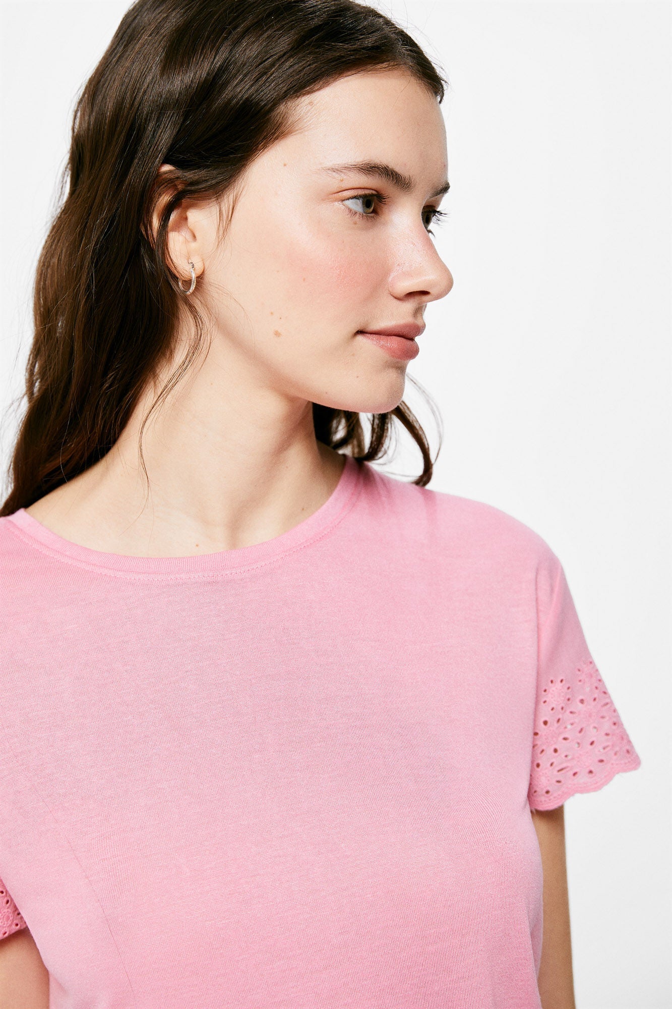 Camiseta Lisa Manga Bordado