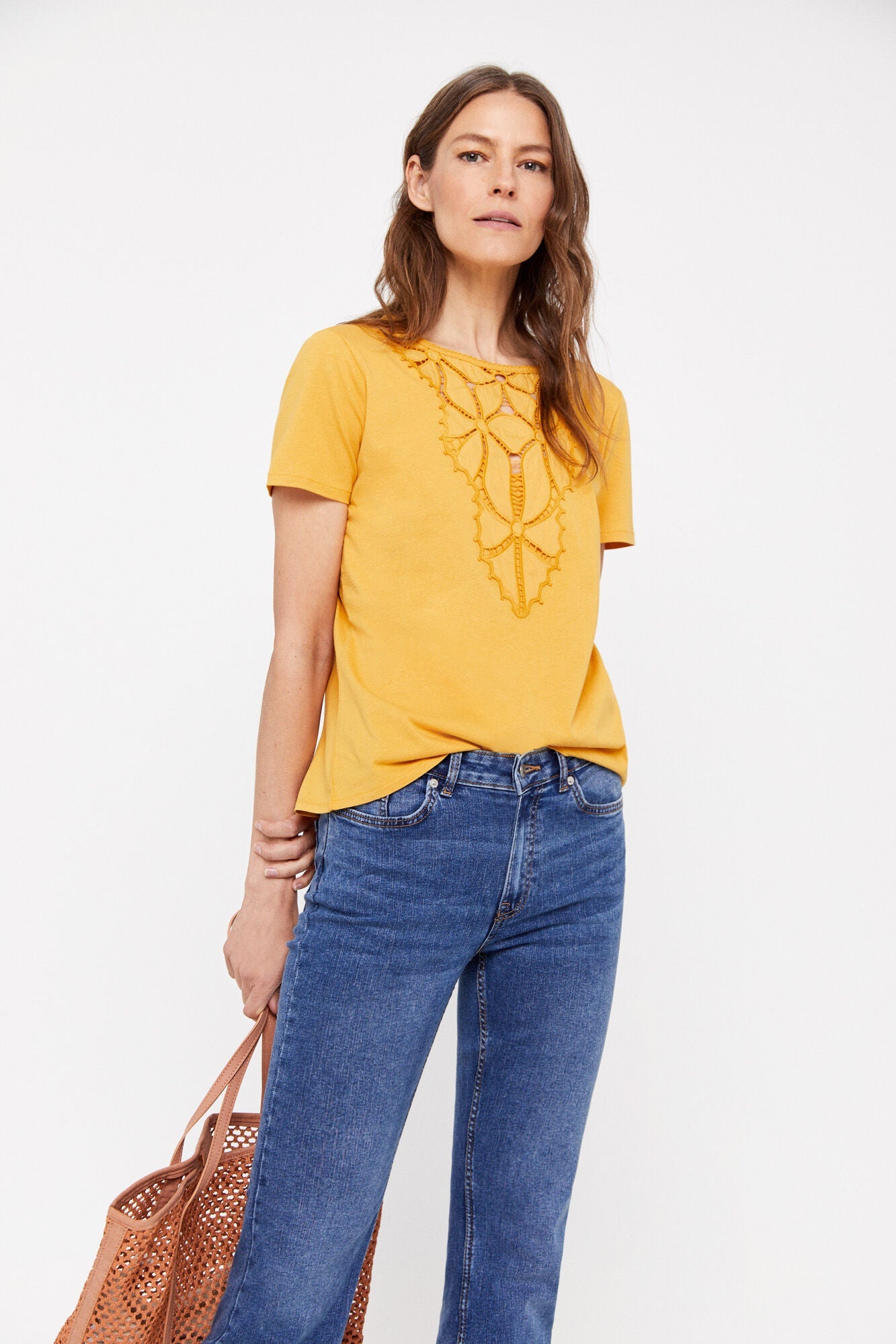Camiseta Bordada Amarillo