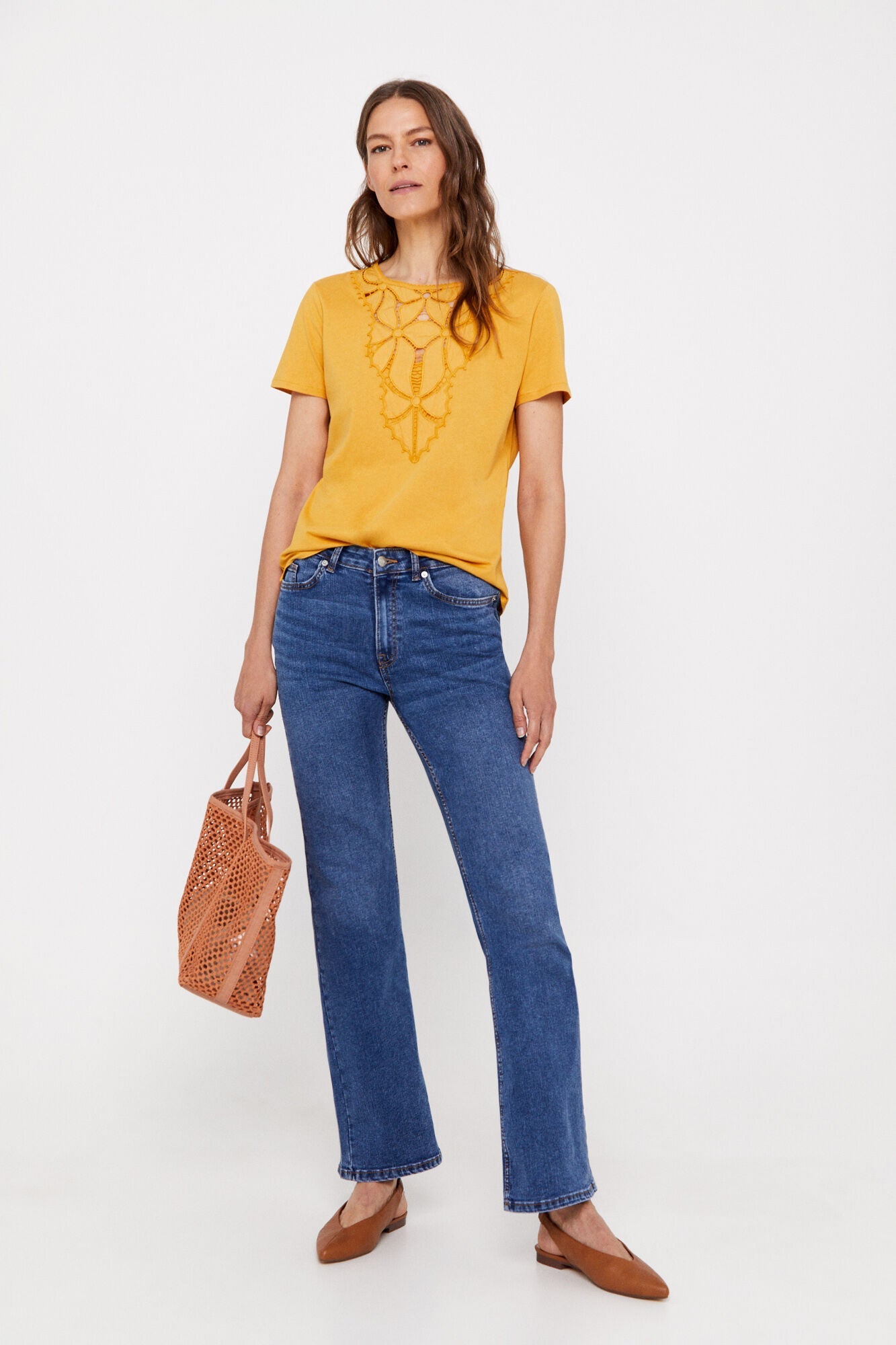 Camiseta Bordada Amarillo