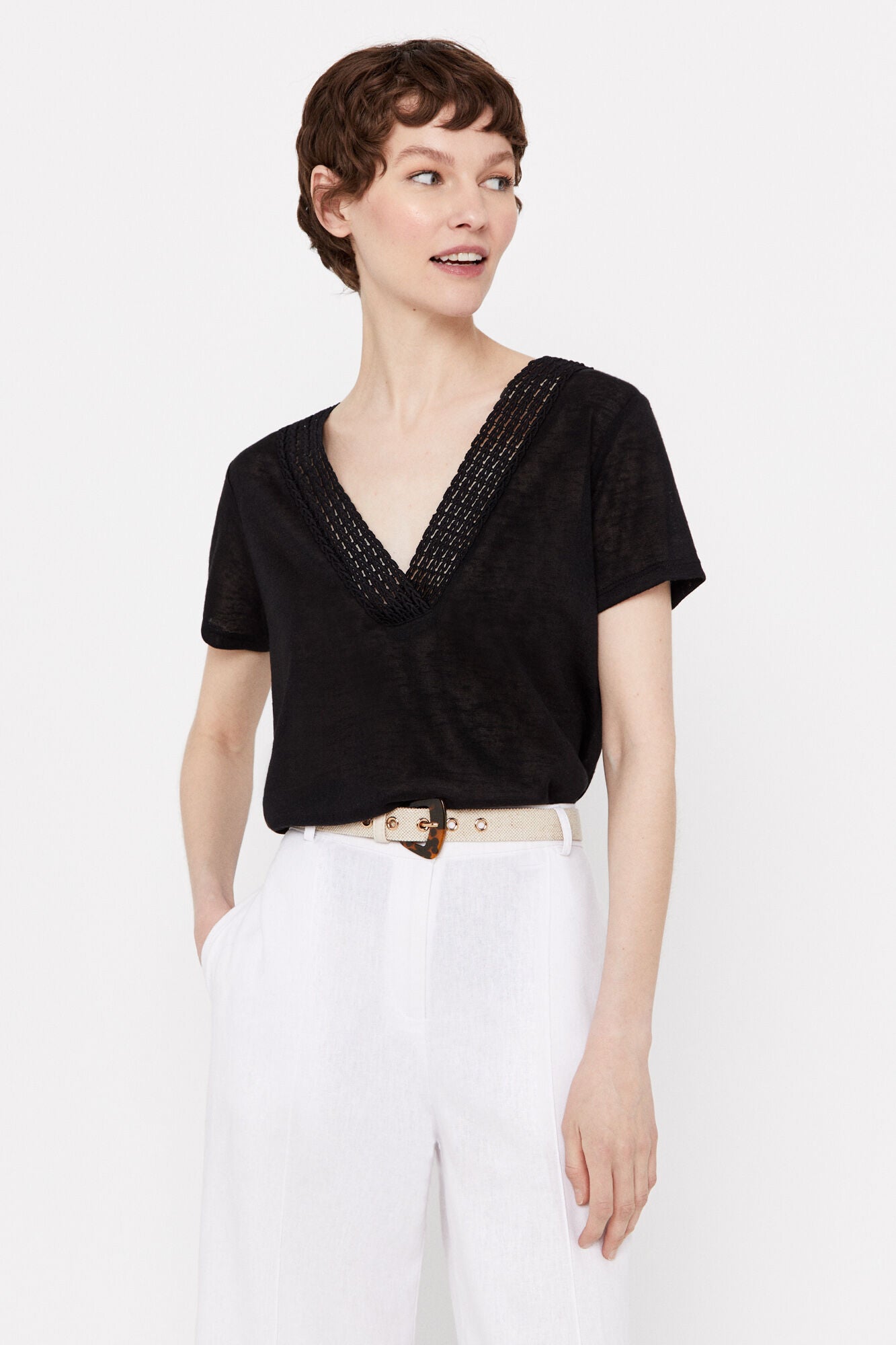 Camiseta Escote Pico Negro