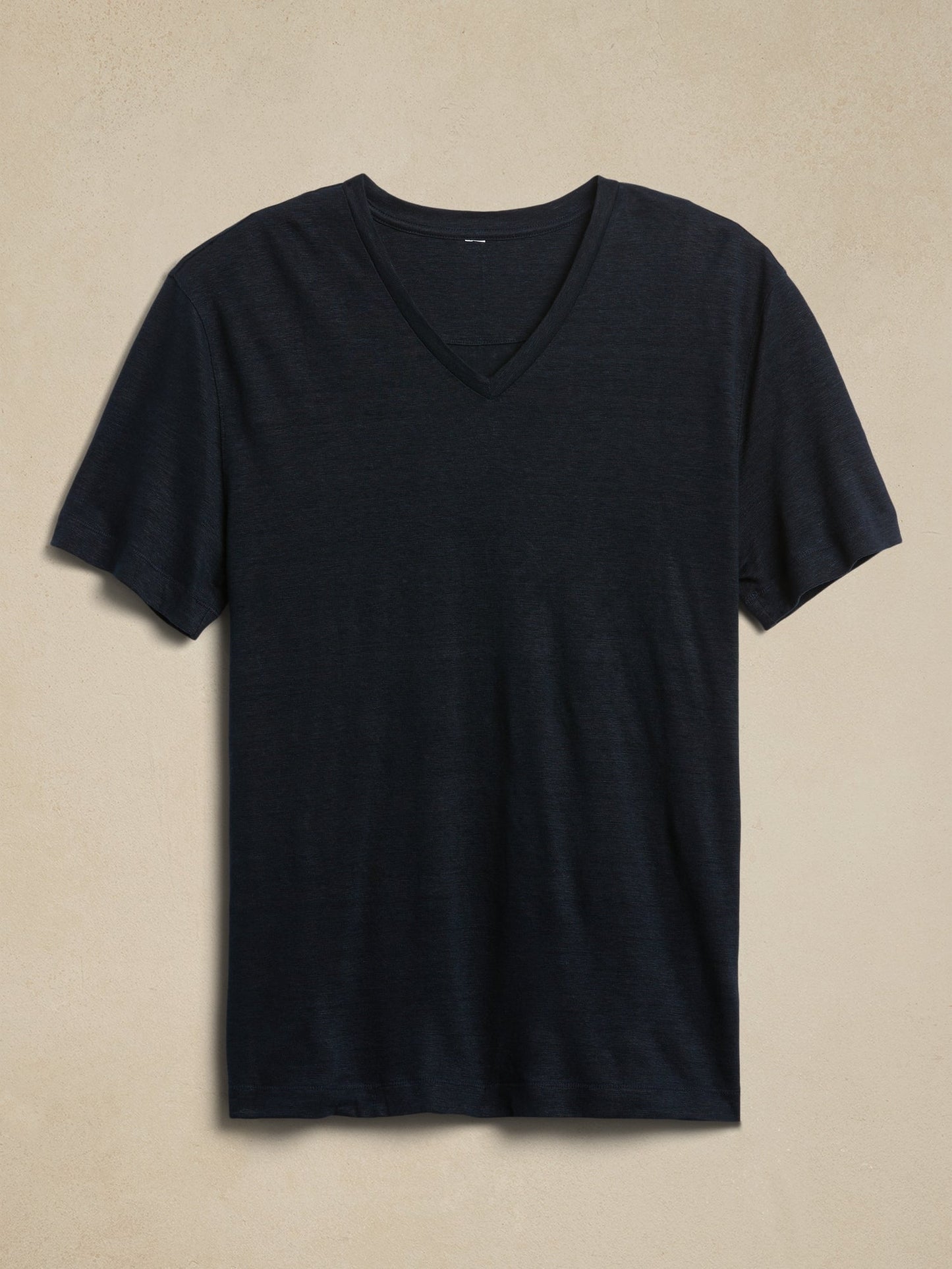 Camiseta De Lino Cuello V Negro