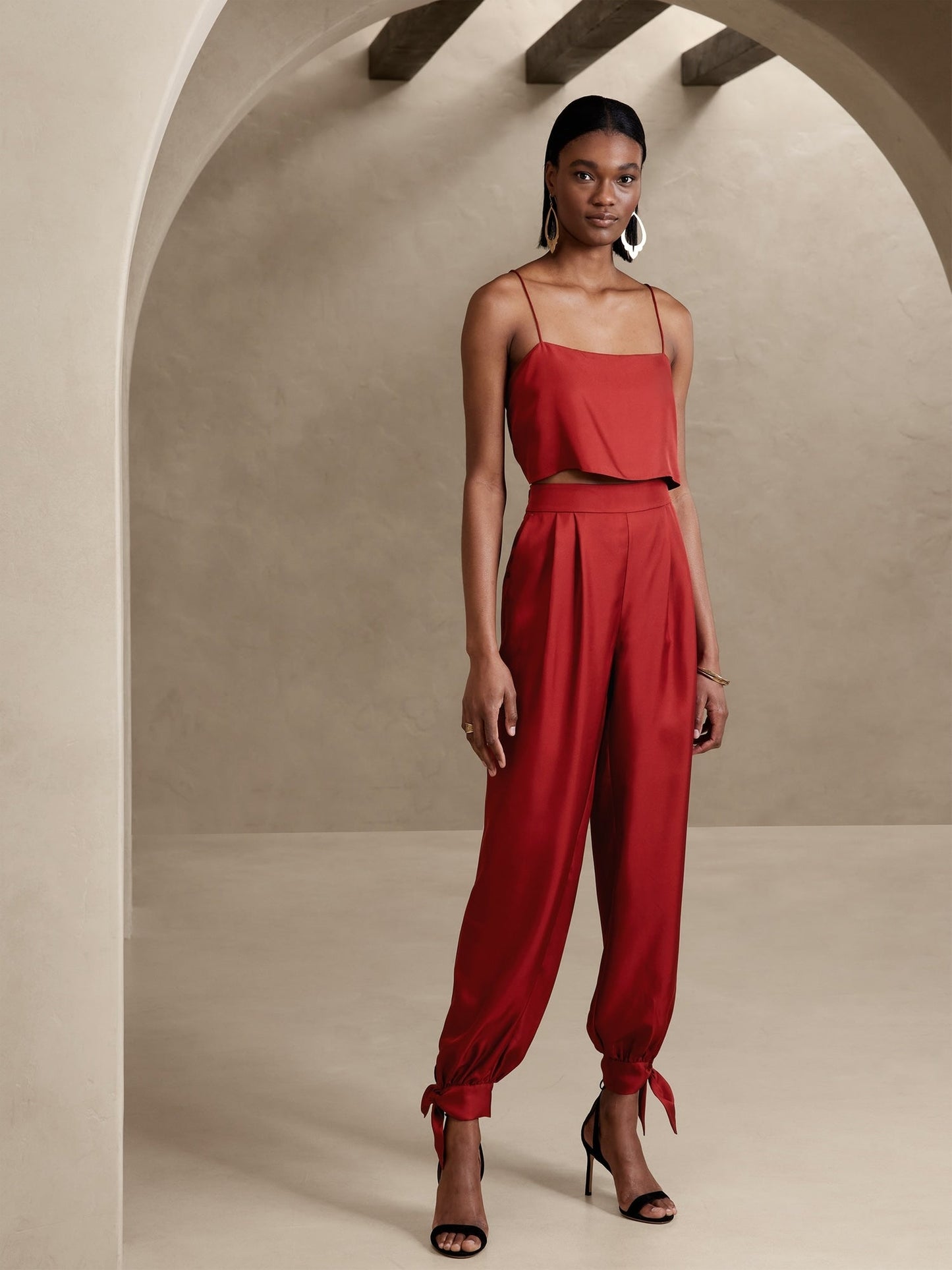 Pantalón De Seda Detalle Lazo Rojo