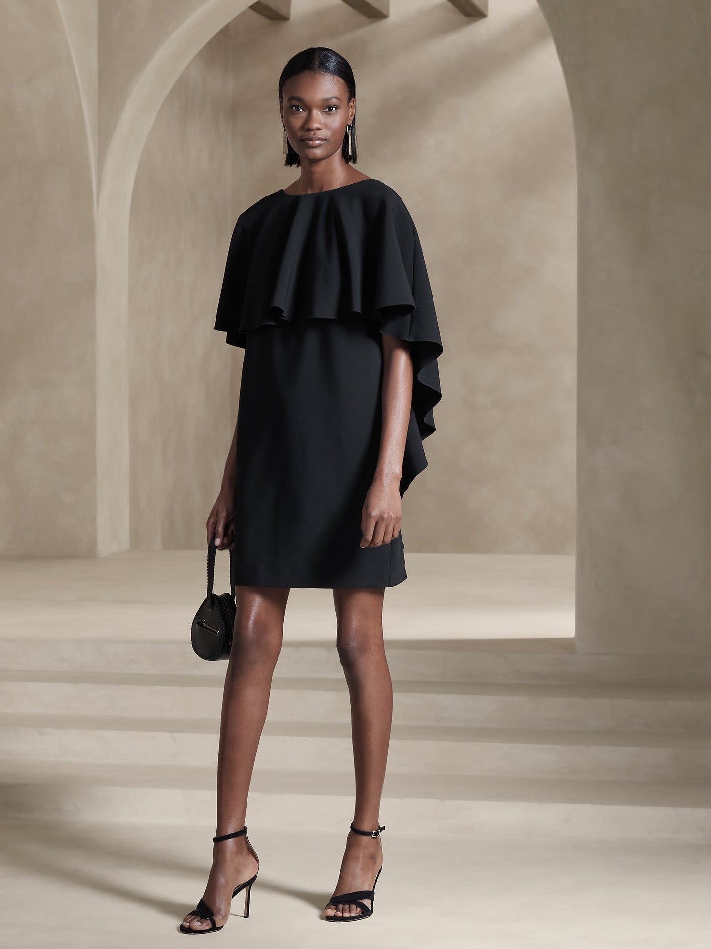 Vestido Mini Con Volante Negro